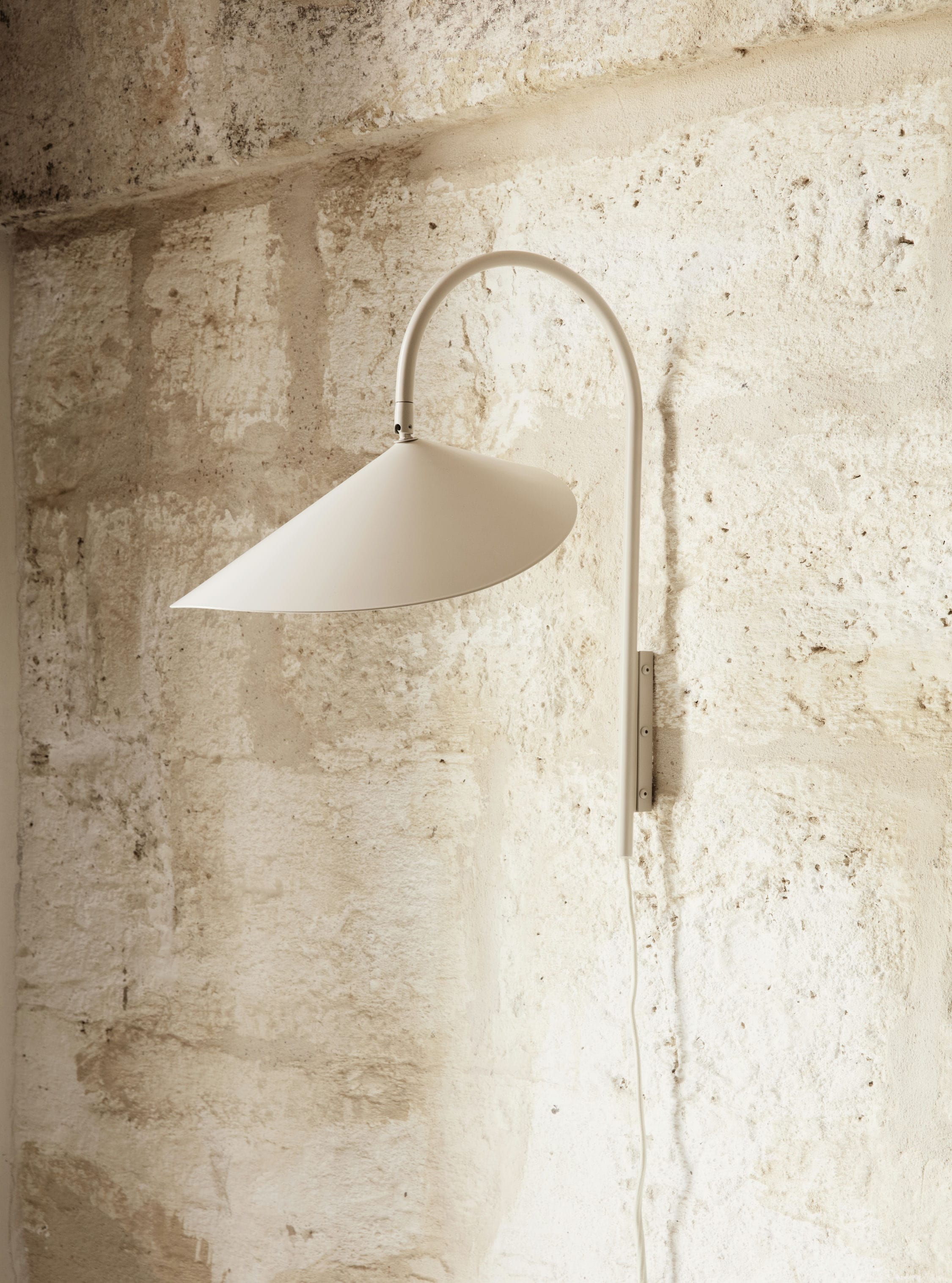 Adjustable wall lamp ARUM beige