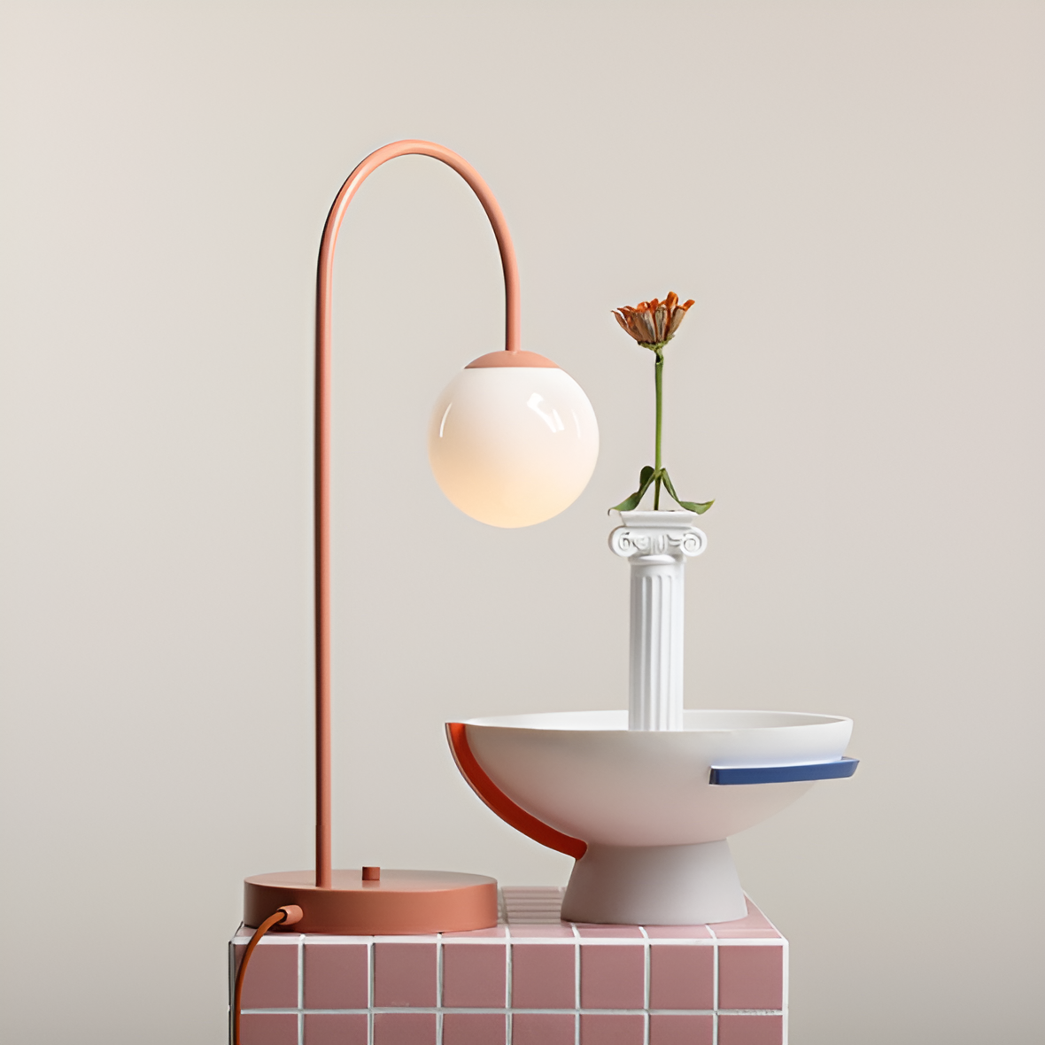 Stolní lampa UNA korálová