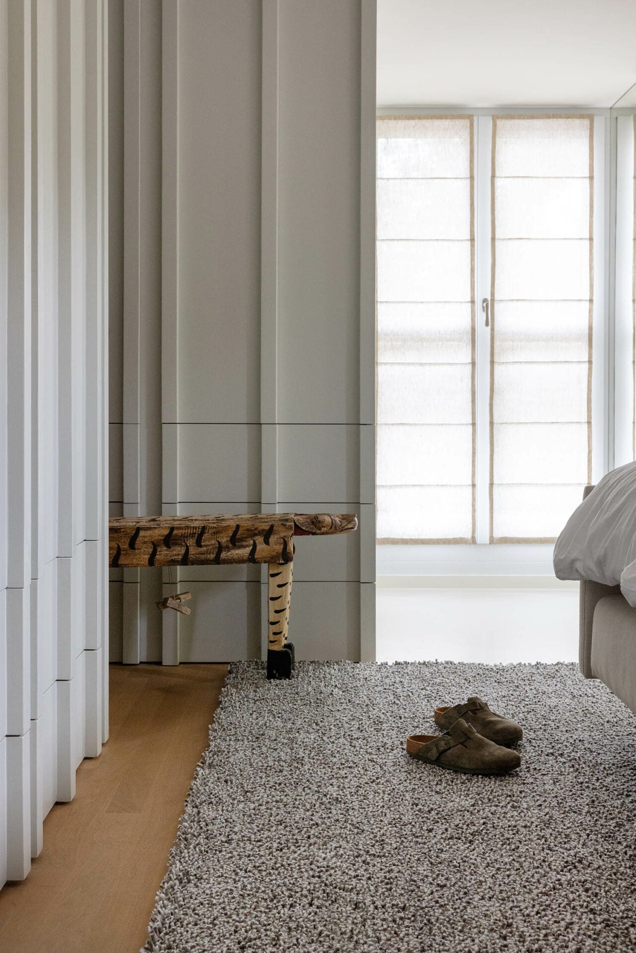 ORIGIN HIGH dark gray rug with long pile
