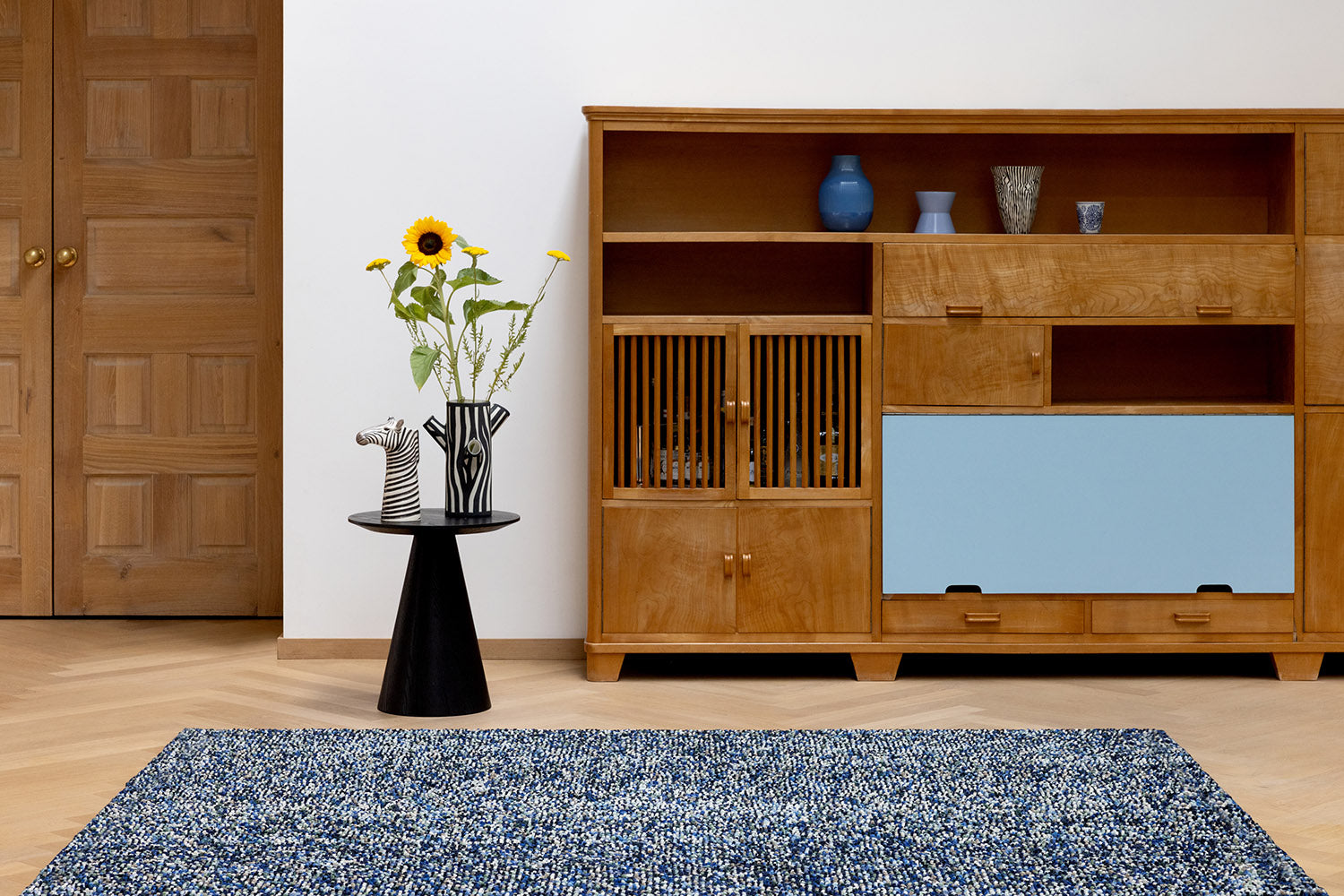 Koberec POP ART modrý s dlouhým vlasem