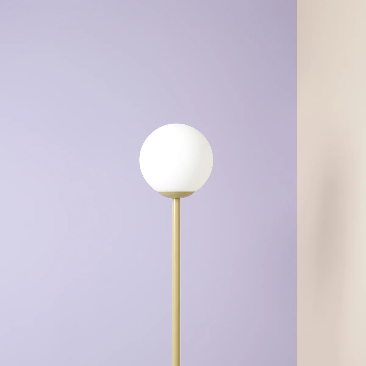 Stojací lampa PINNE pistáciová