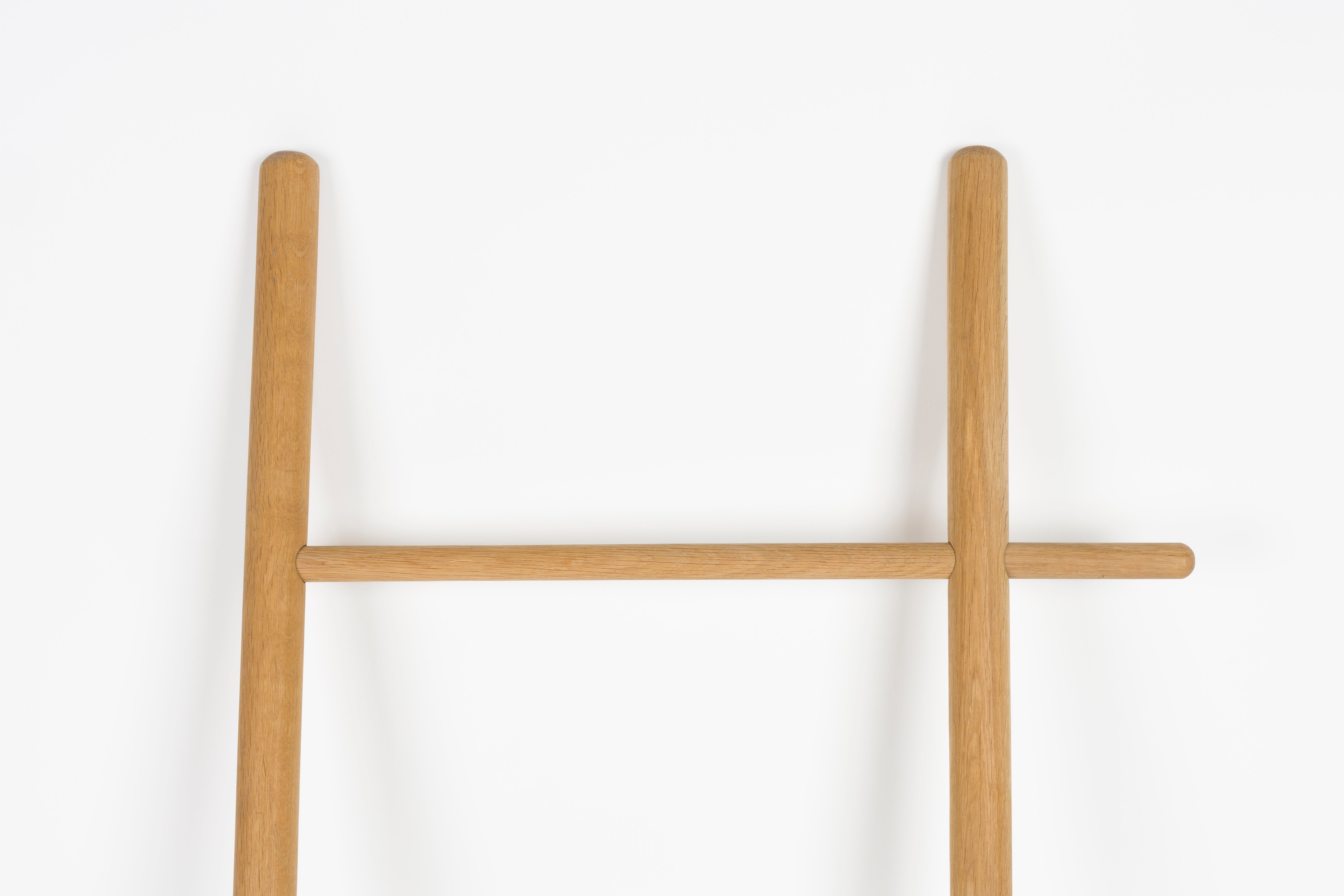 Dekorativní žebřík JHON z dubového dřeva