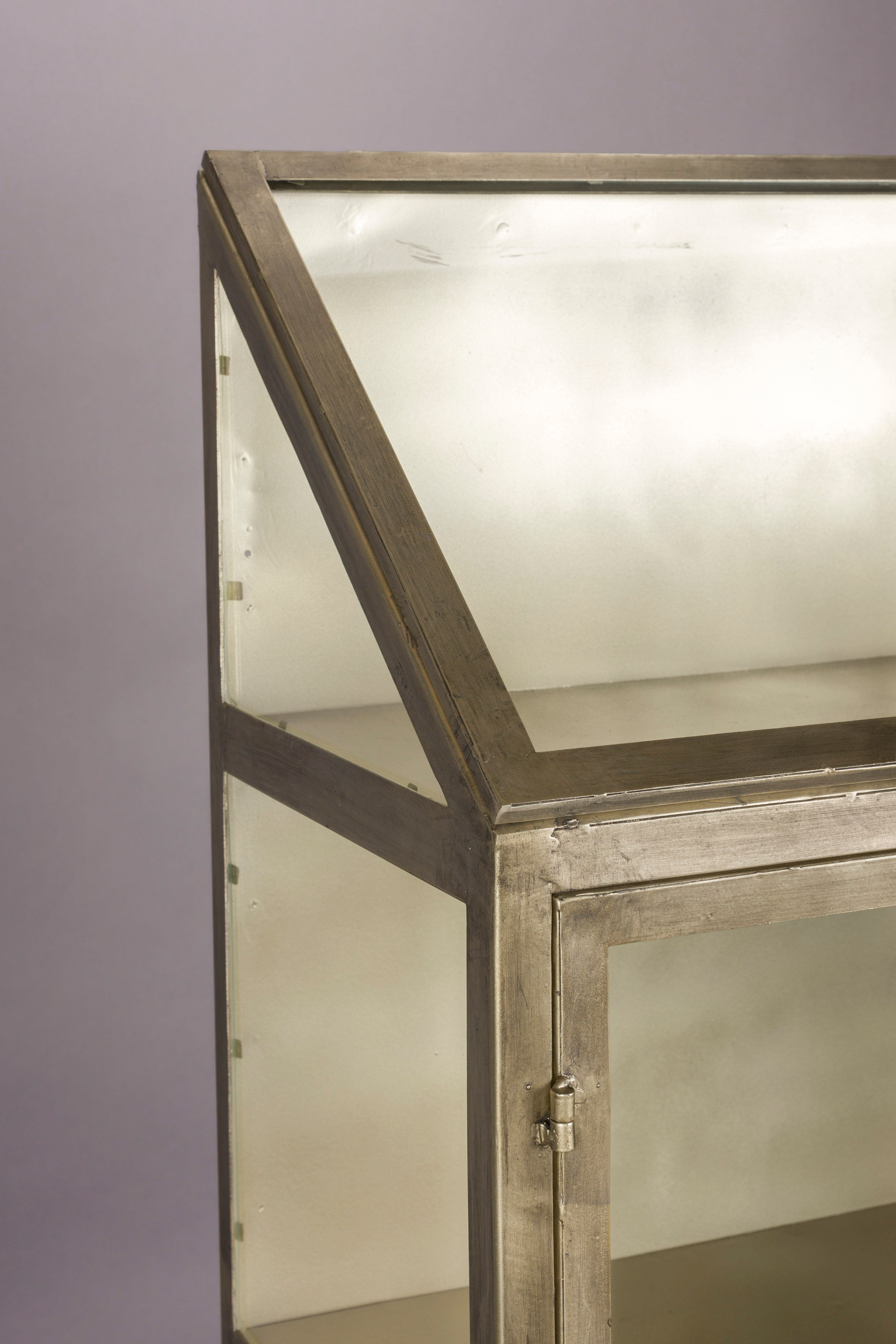 Průmyslová vitrína MONVISO antická zlatá