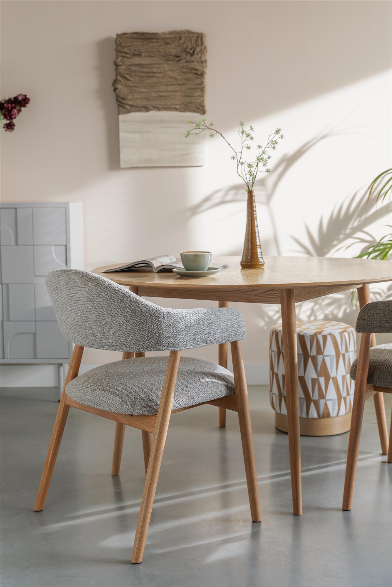 Židle INDY jasně hnědá s dřevěnou základnou