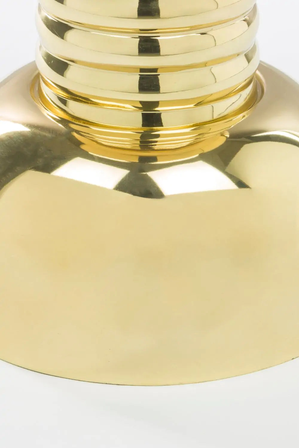 Boční stolek GONNA MAKE YOU SWEAT zlatý