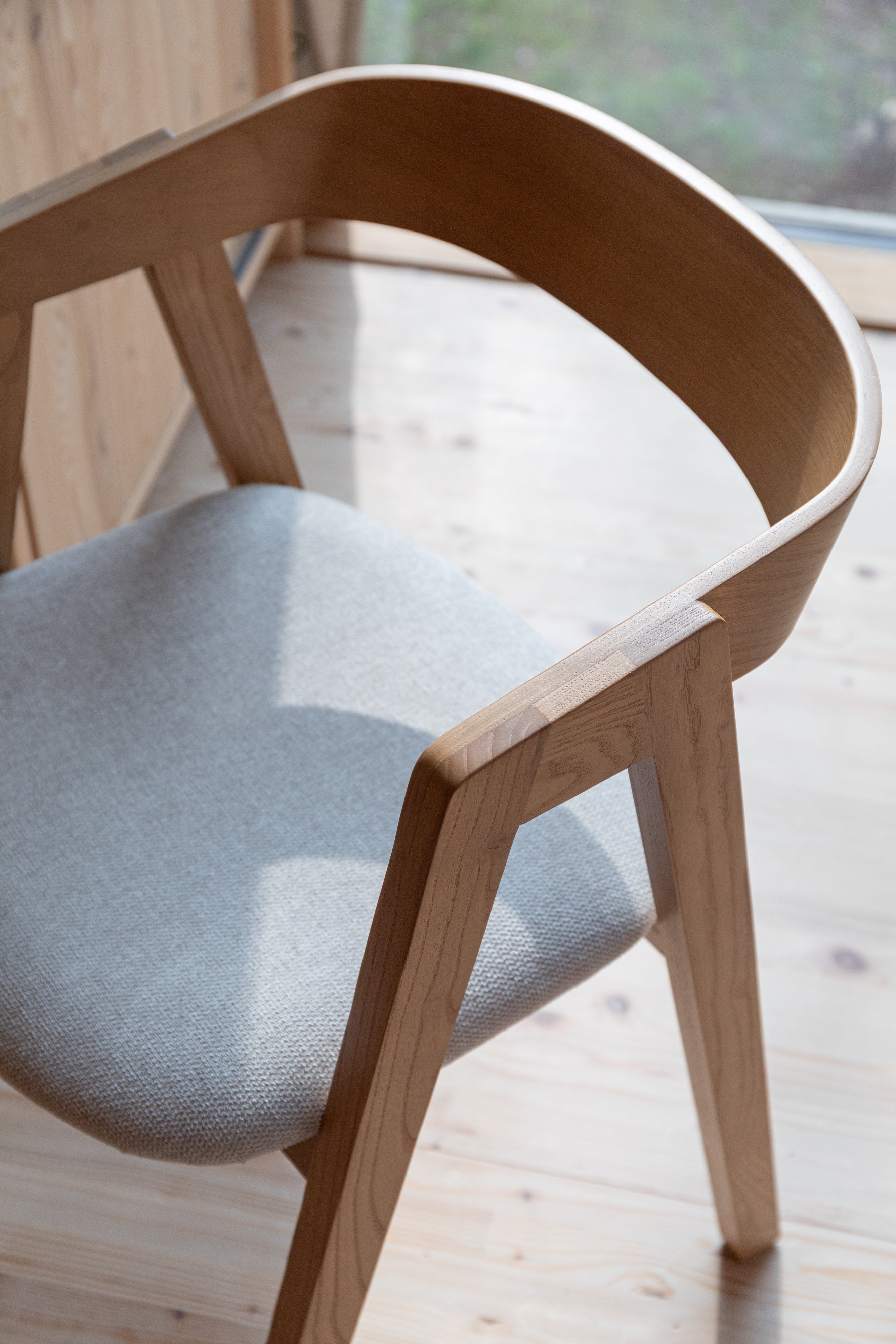 MADS chair in ash wood with beige seat