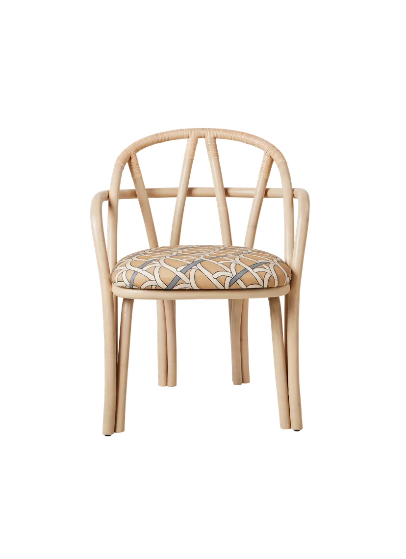 Čalouněné křeslo BISTRA s ratanovým podstavcem