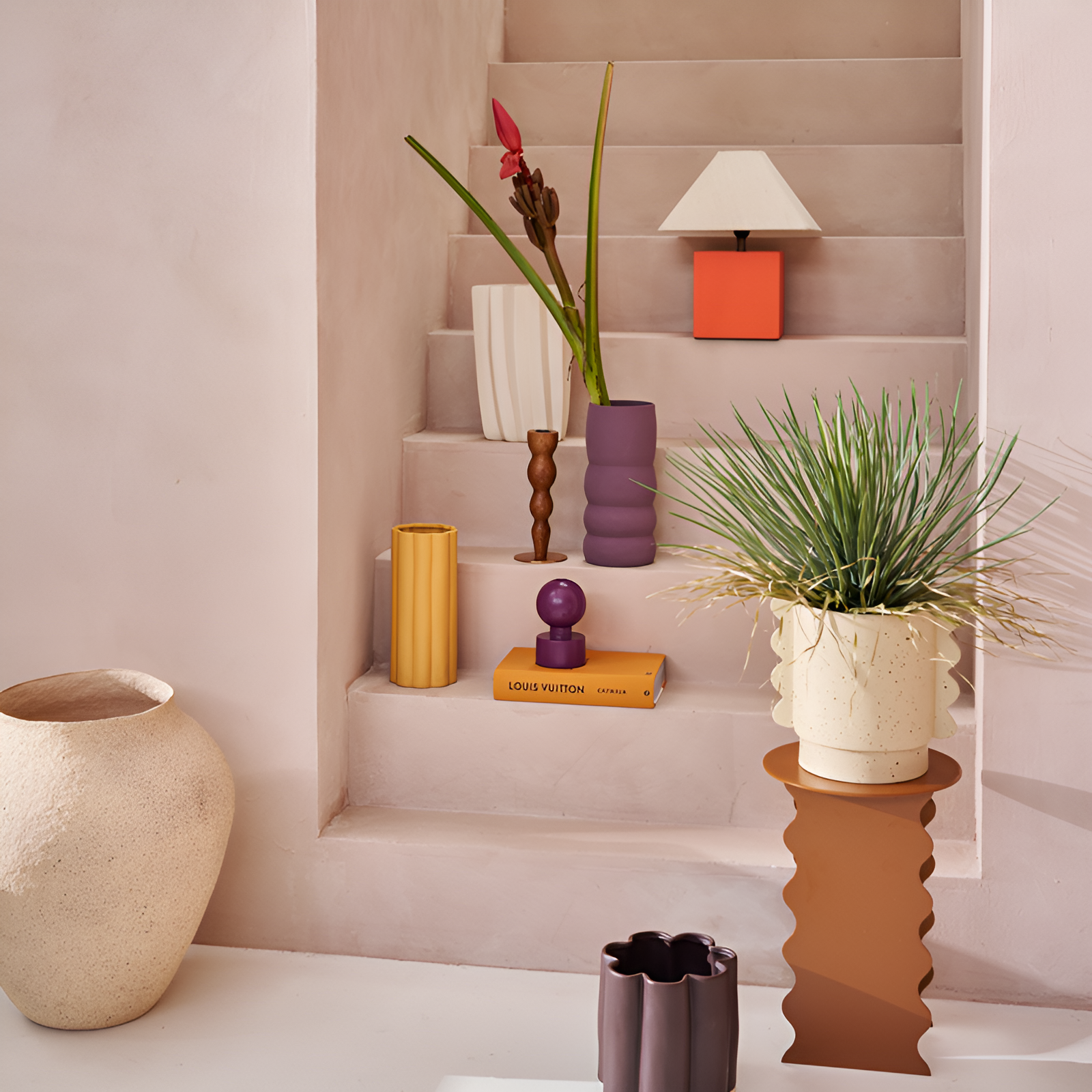 Wavy side table brown