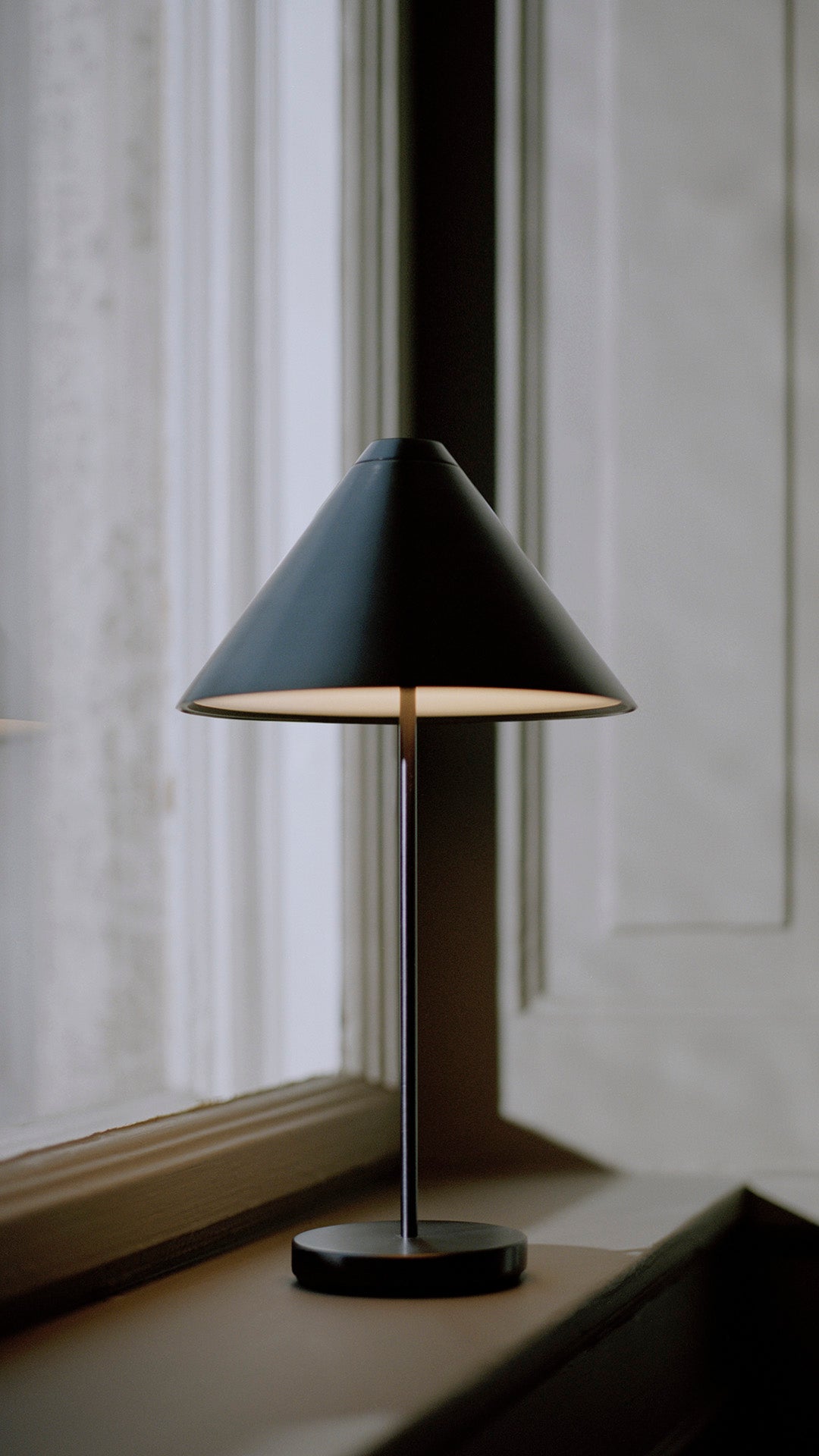 Přenosná lampa BROLLY černá