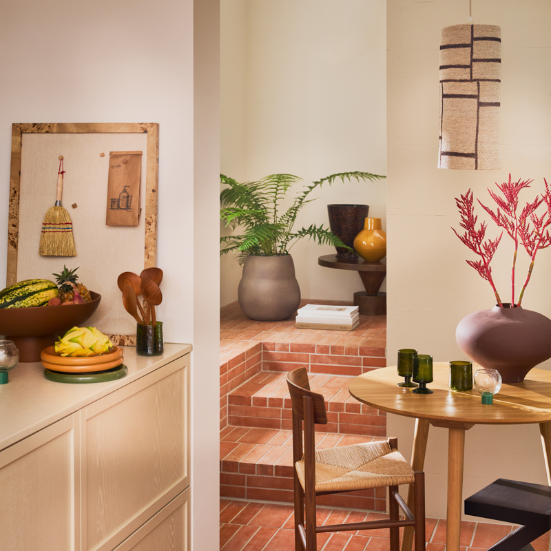 HAMMERED Green Glass Wine Glass