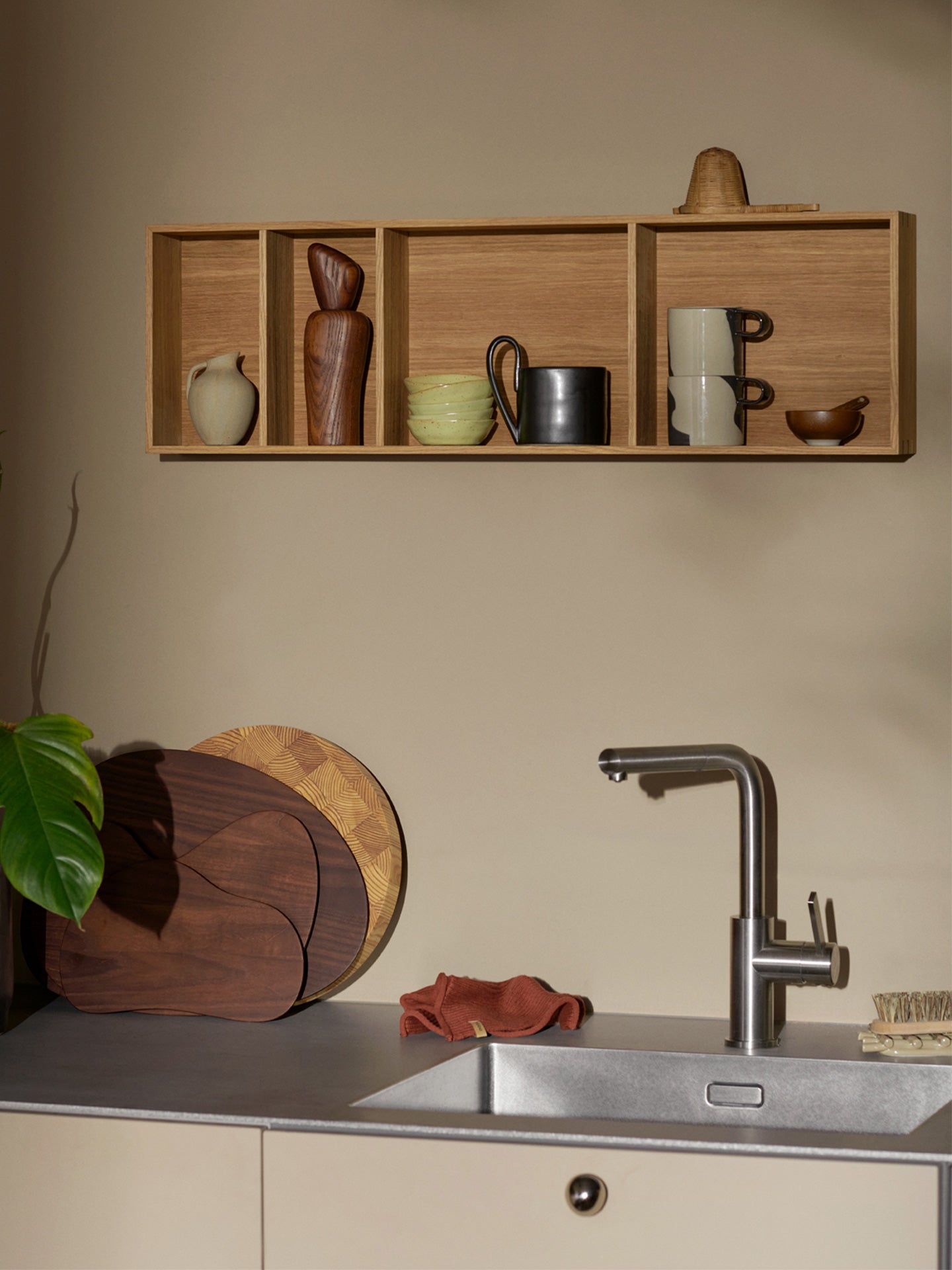 FLOW black mug