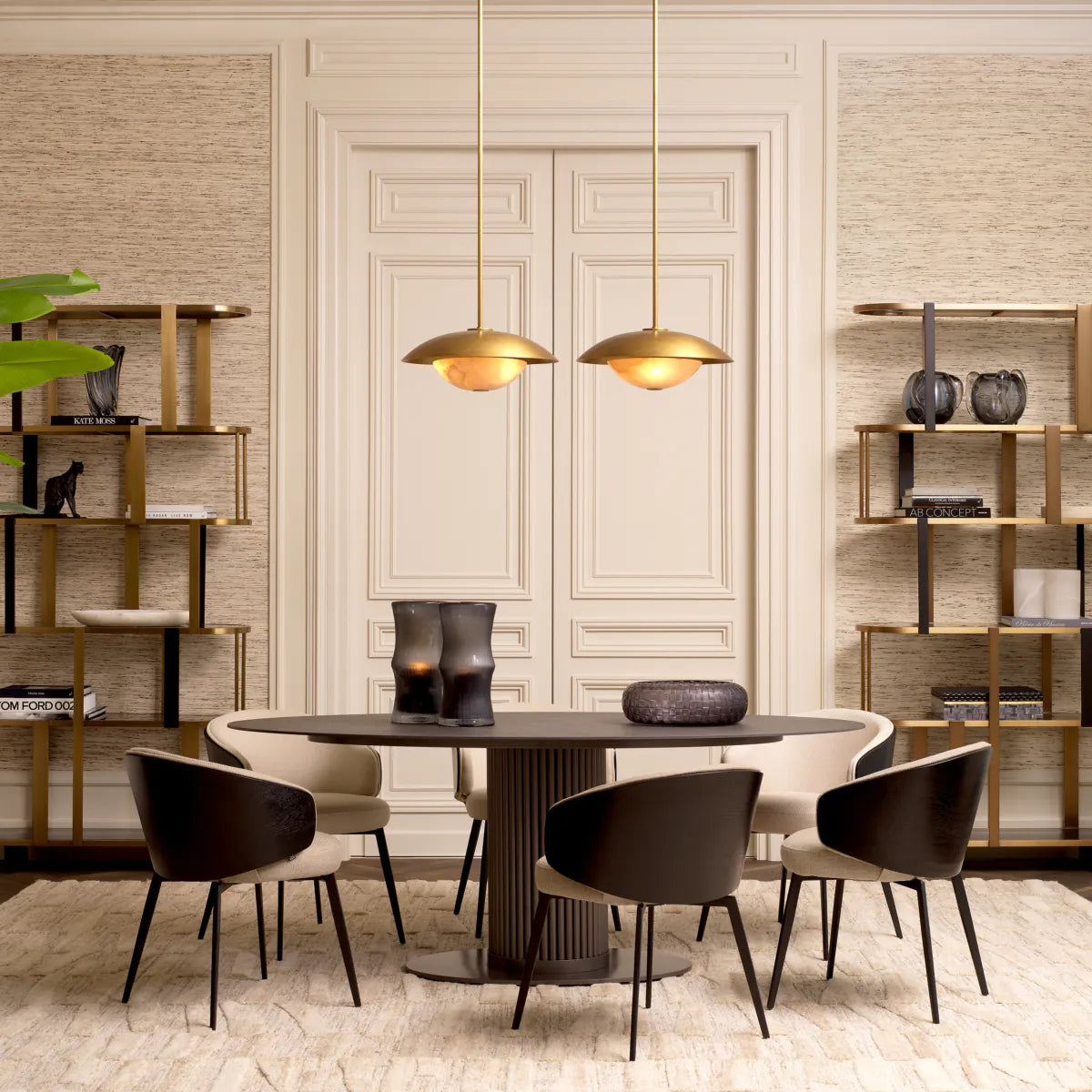 Křeslo CAMEROTA pískové s černým podstavcem