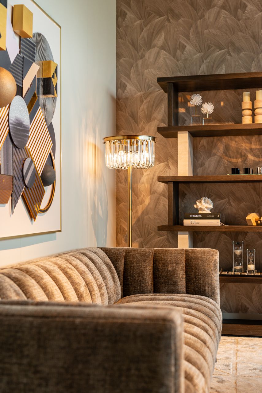 Stojací lampa DAGMAR sklo se zlatým podstavcem