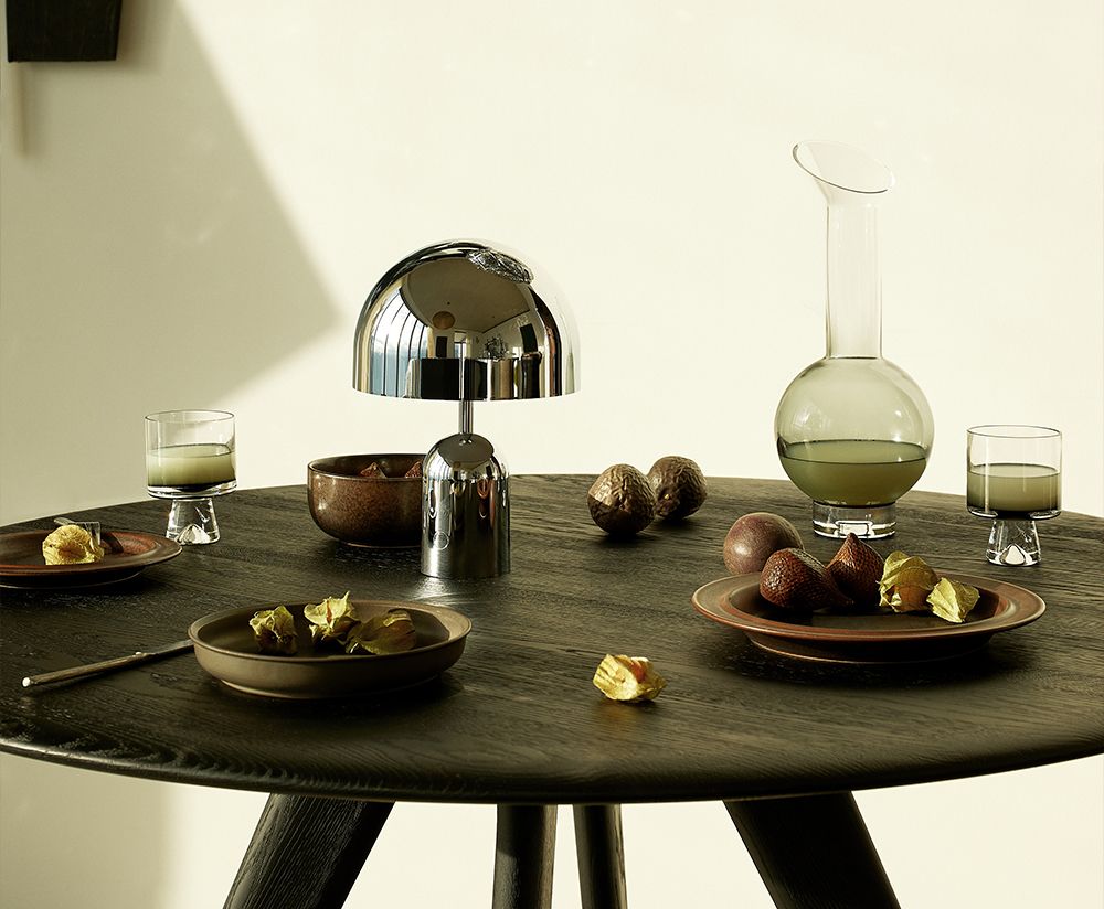 Kulatý stůl SLAB černé dubové dřevo