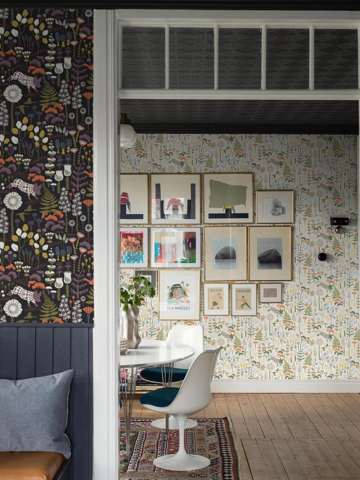 Papírová flizelinová tapeta s rostlinným vzorem HANNA WERNING HOPPMOSSE bílá se zelenou