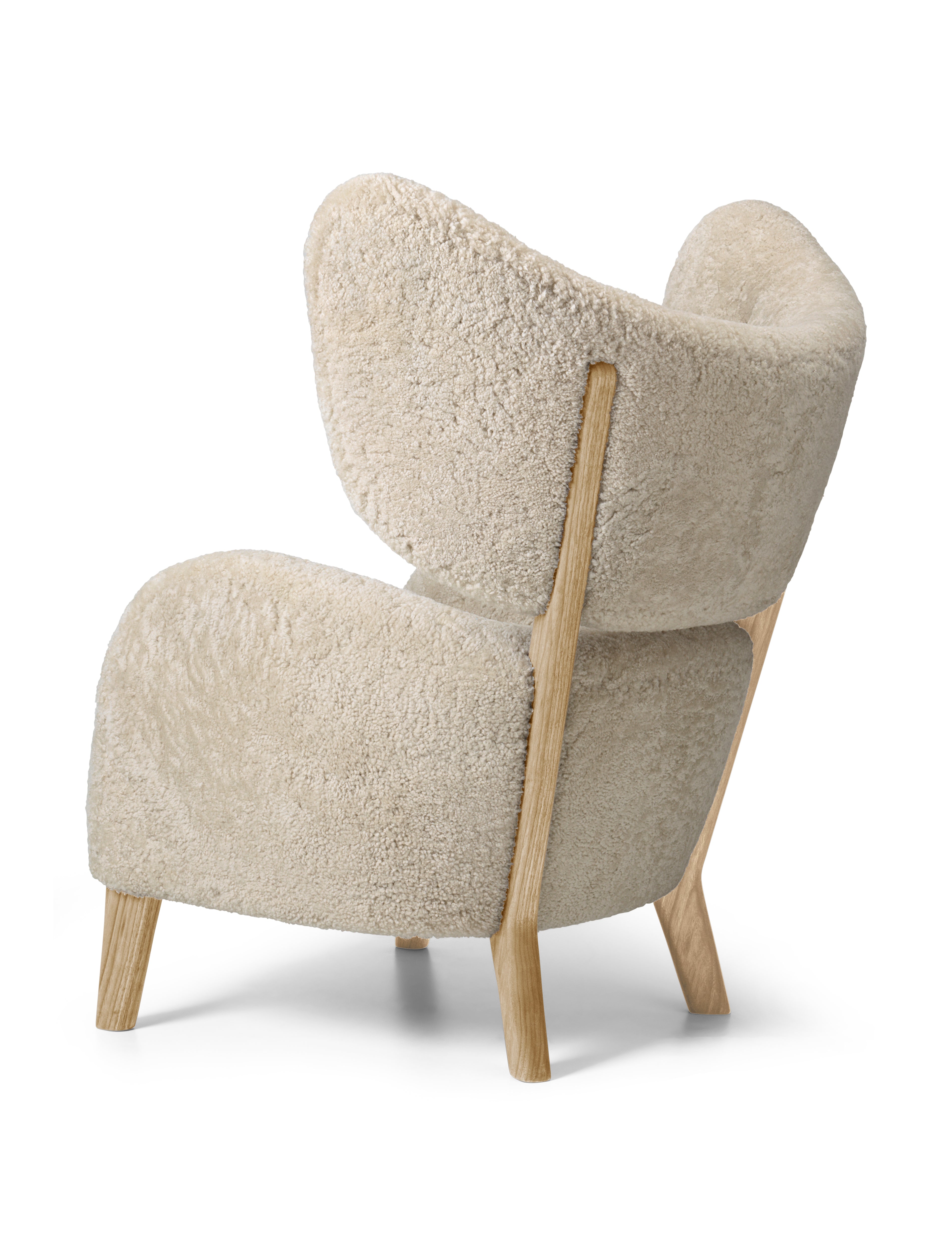 Křeslo MY OWN CHAIR ovčí kůže s dubovým podstavcem