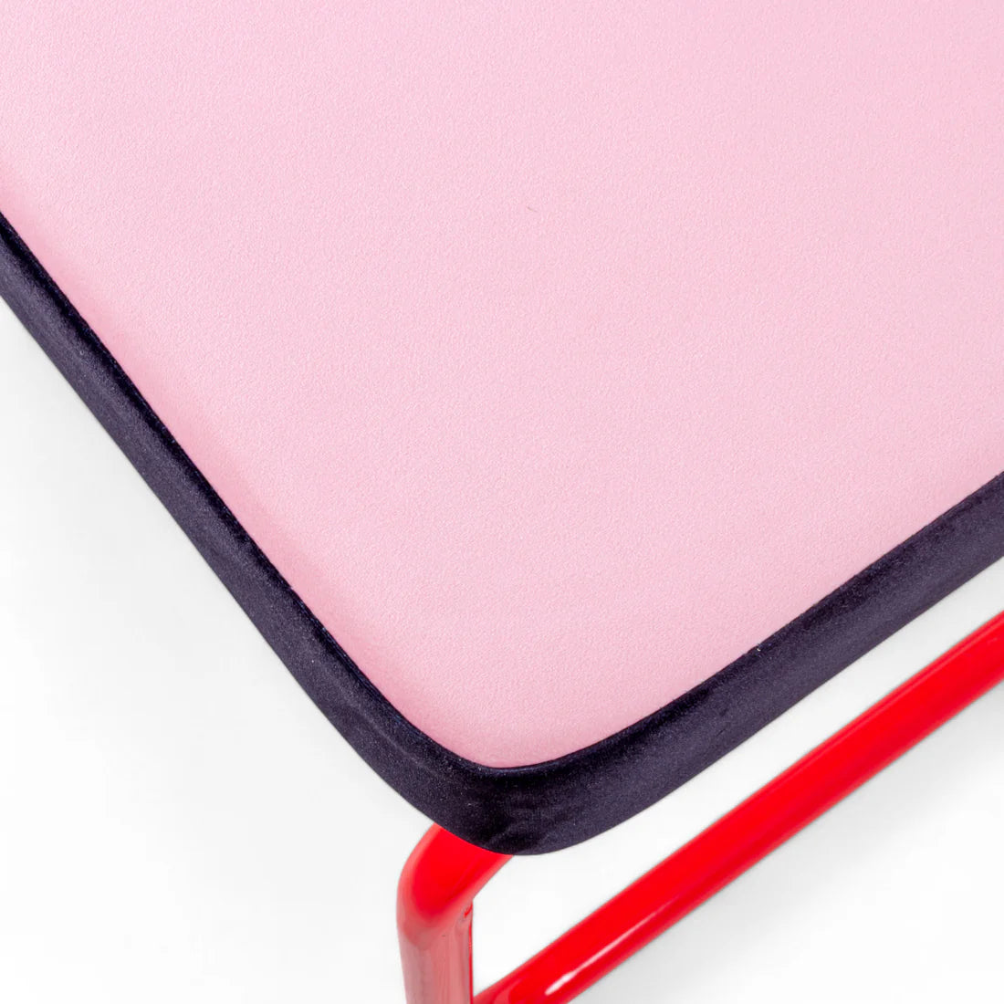 SUPERLOUNGE CHAIR BLUE GRID pink with red base