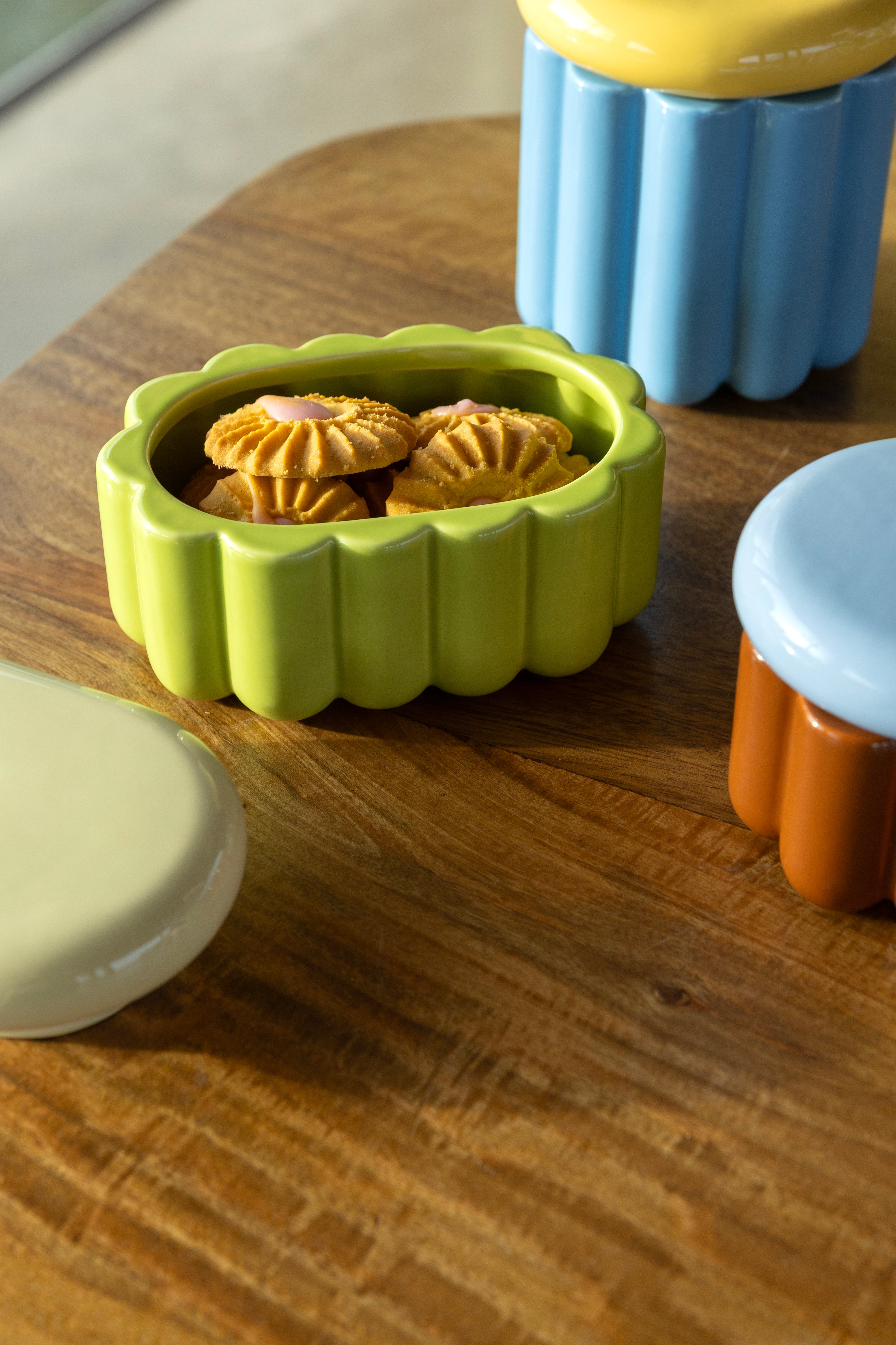 CHARLO container green with yellow lid