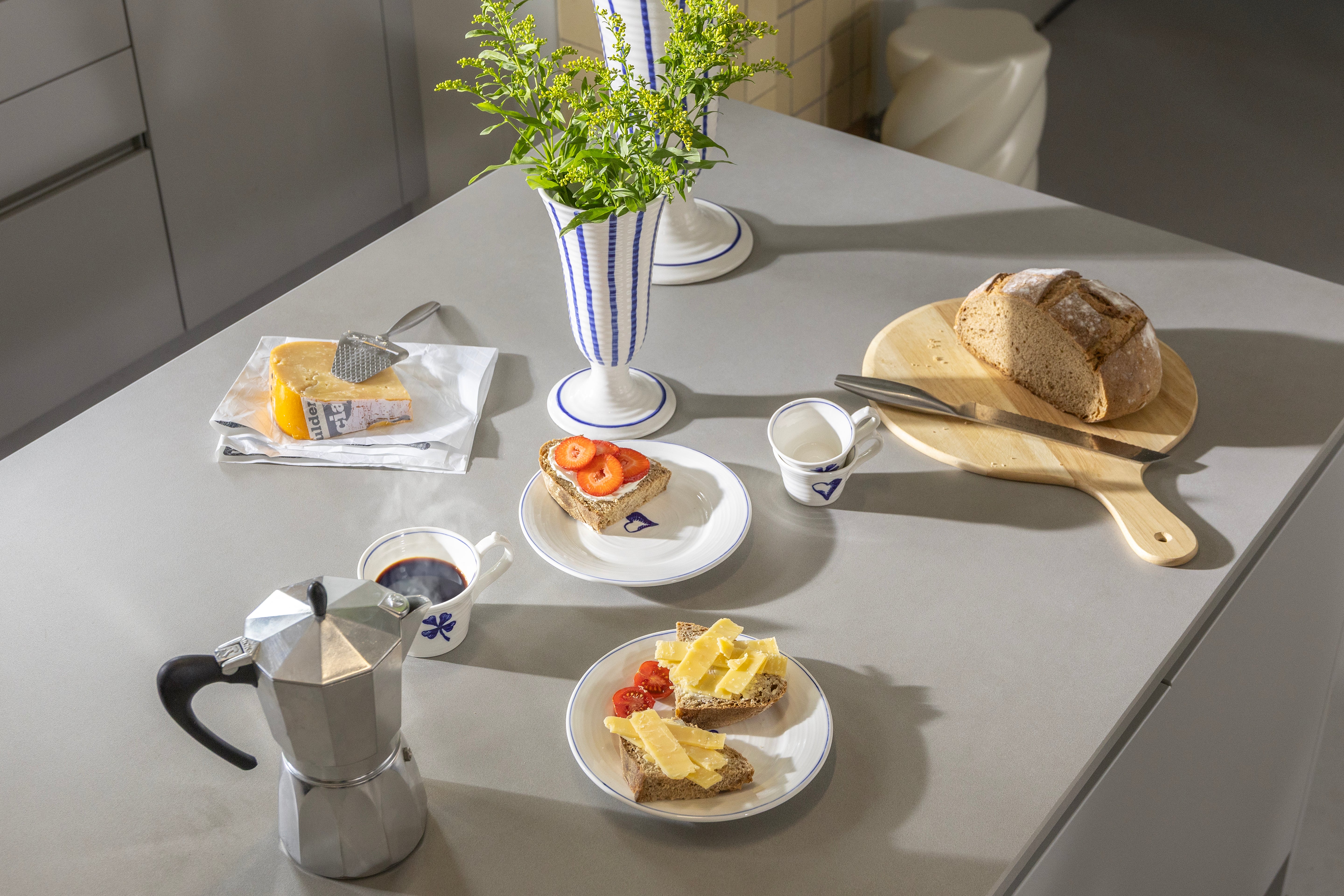 Sada talířů ANOUK HEART bílá s modrou