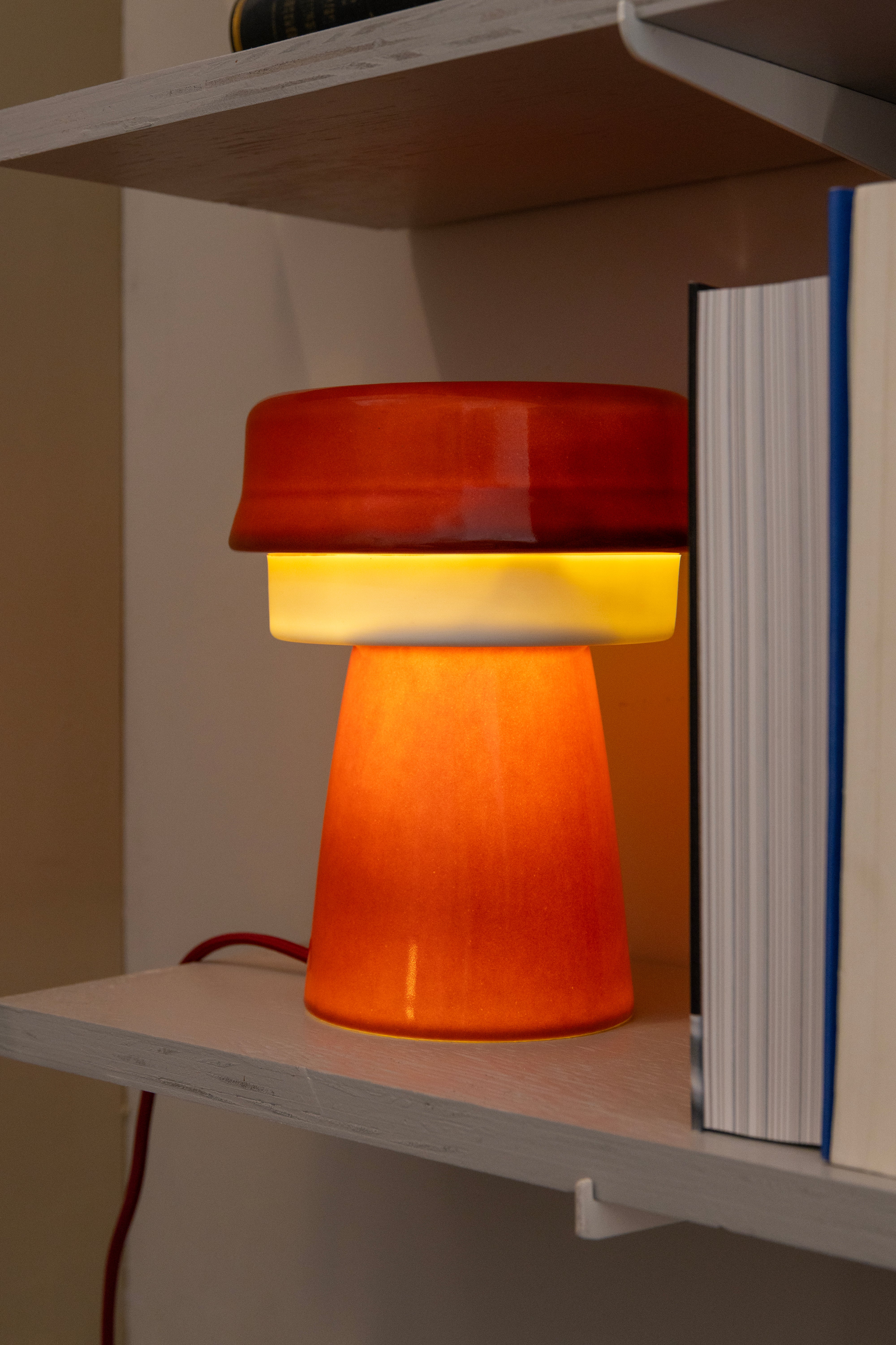 Stolní lampa HAT burgundová s bílou