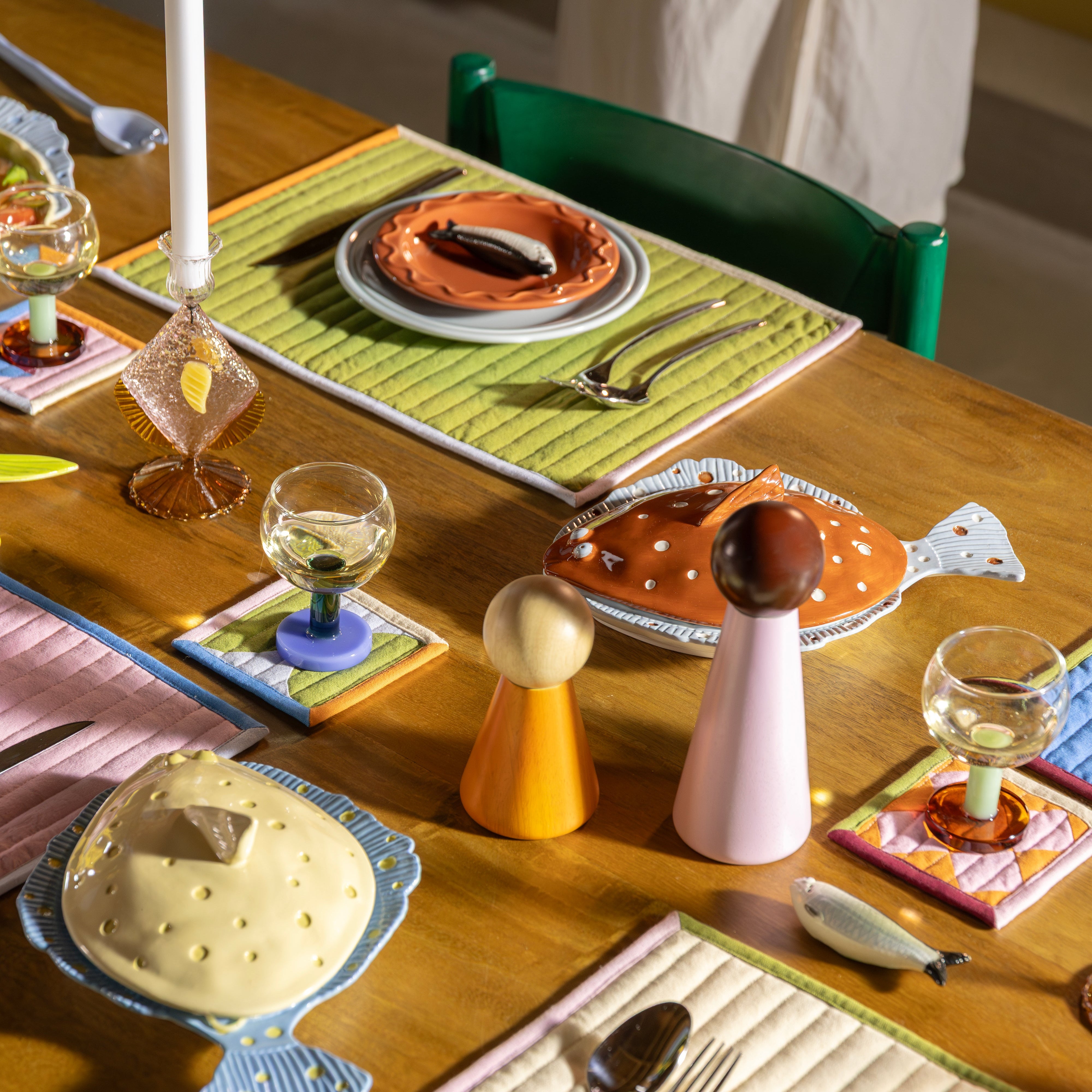 Hluboký talíř s poklicí PLAICE hnědý s modrou a bílou