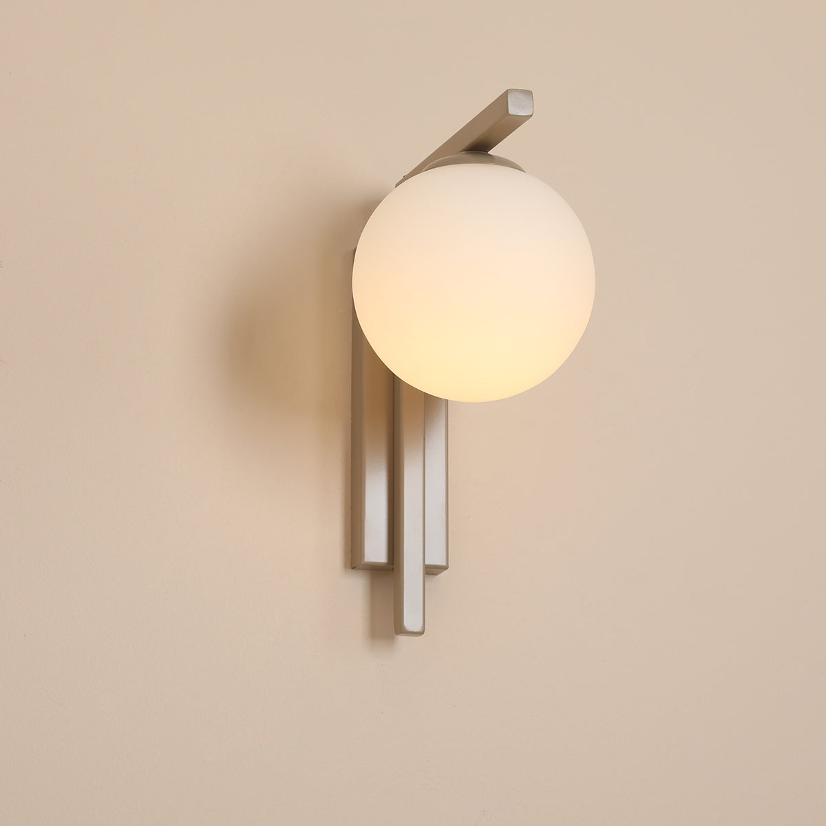Zac beige wall lamp