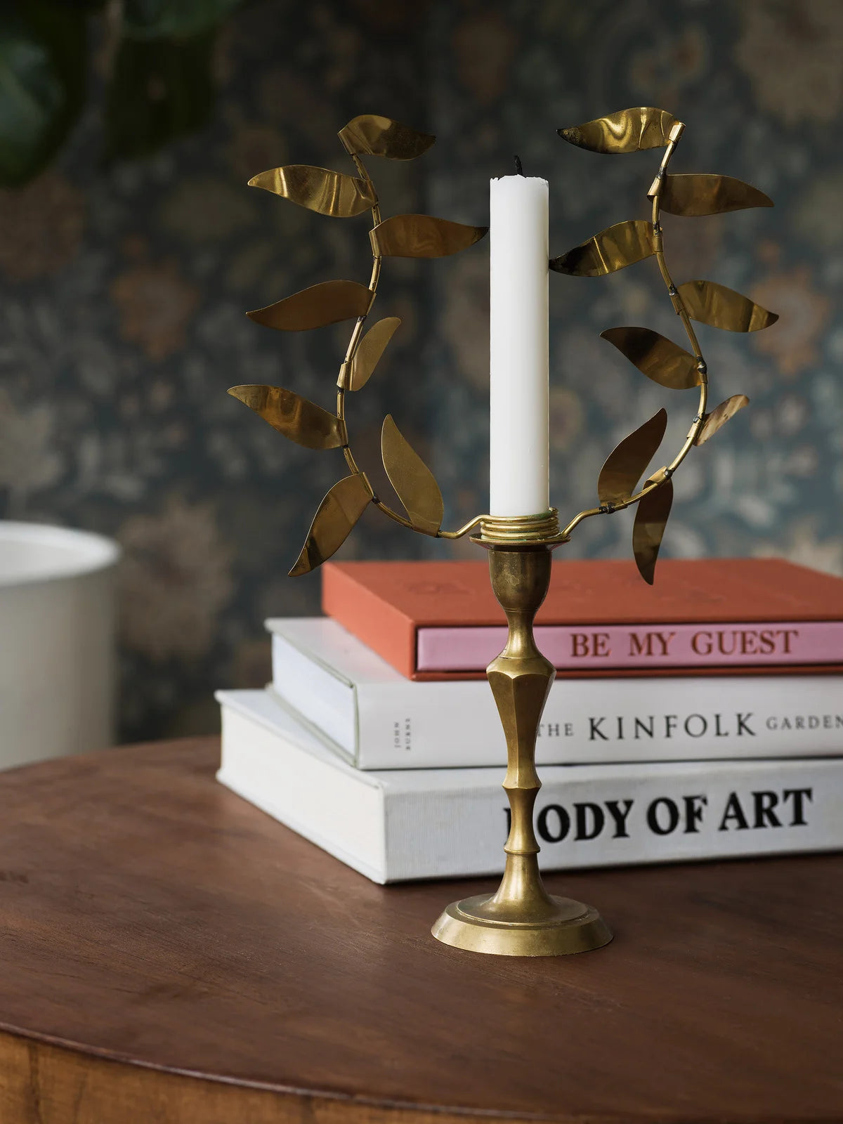 Papírová flizelinová tapeta s rostlinným vzorem ALICIA modrá se zelenou