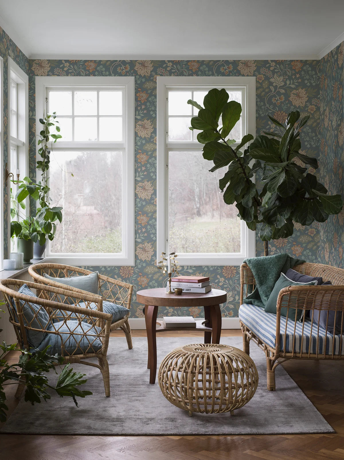 Papírová flizelinová tapeta s rostlinným vzorem ALICIA modrá se zelenou