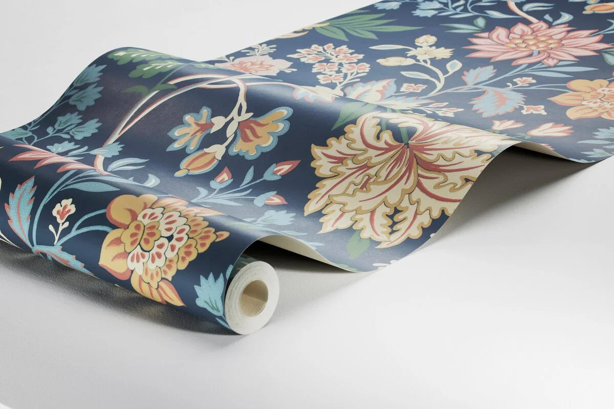Papírová flizelinová tapeta s rostlinným vzorem ALICIA tmavě modrá se žlutou