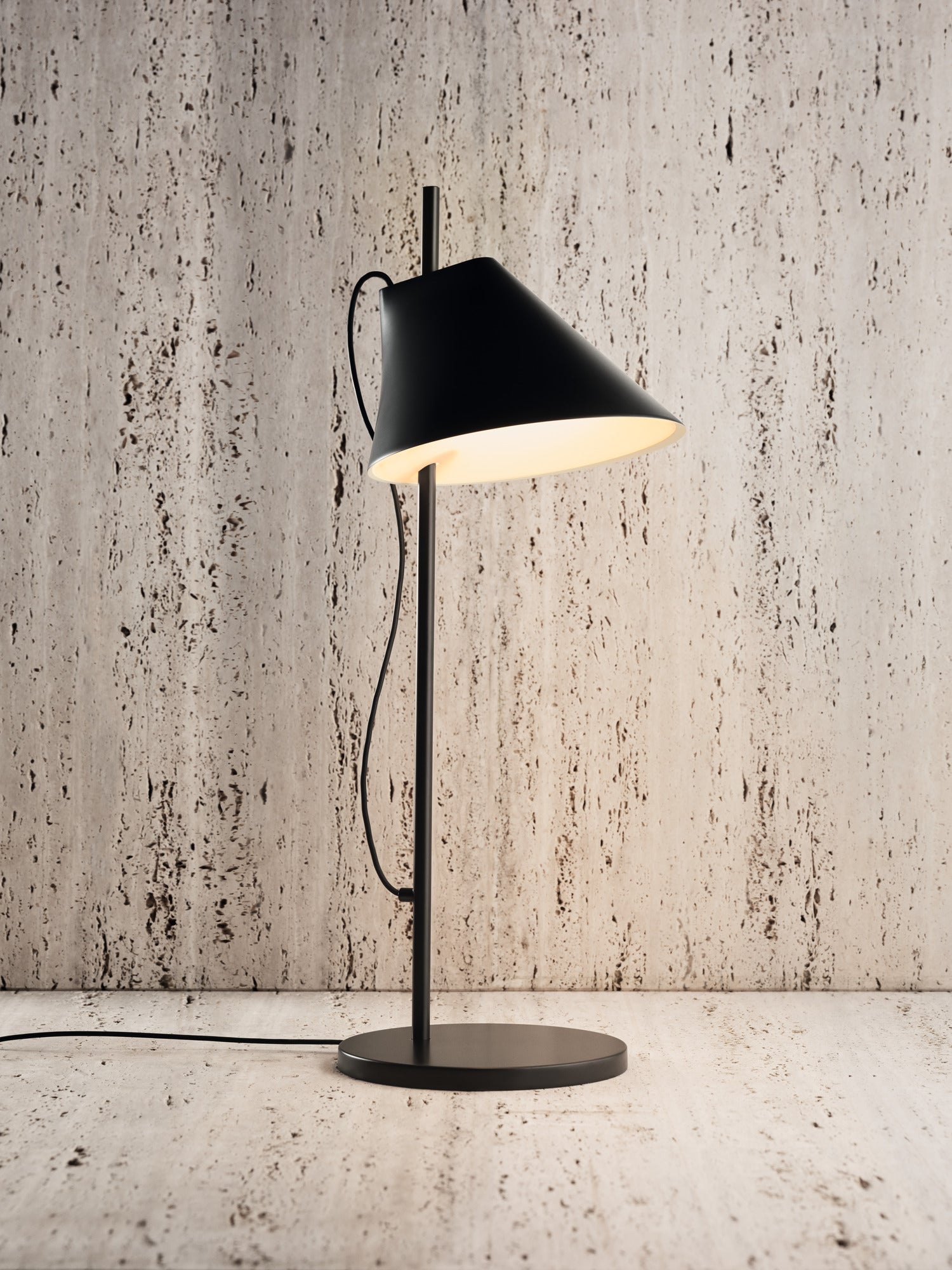 Stolní lampa YUH černá