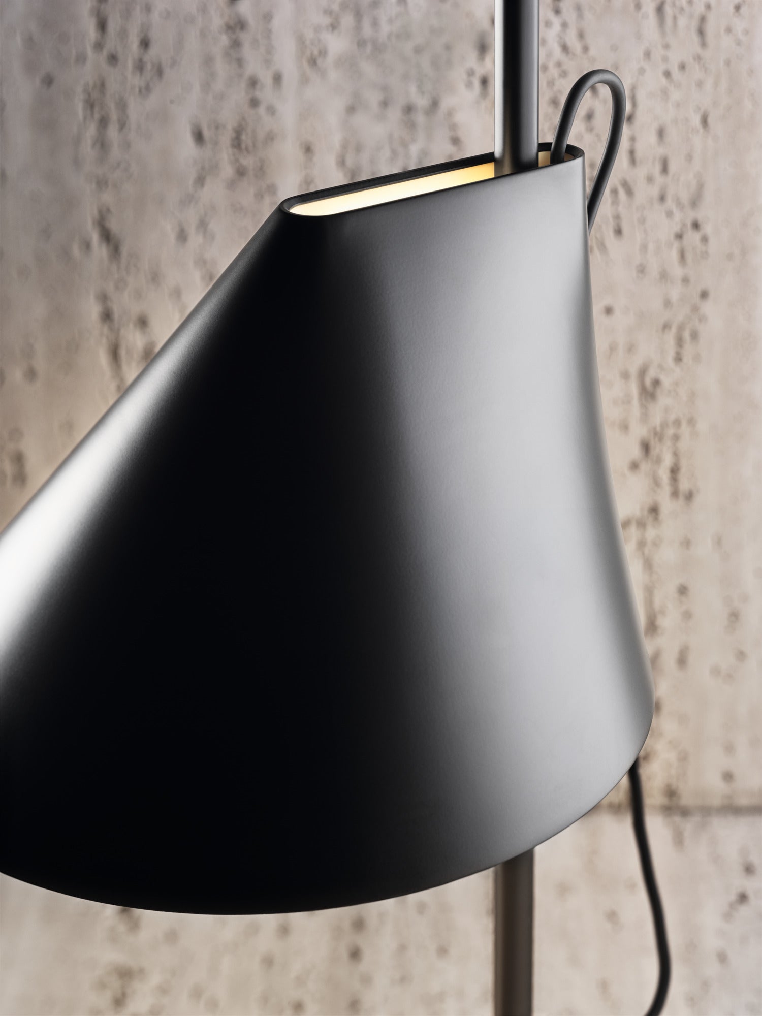 Stolní lampa YUH černá