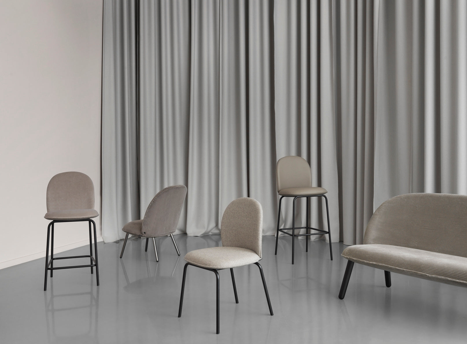 Ace bar chair black base