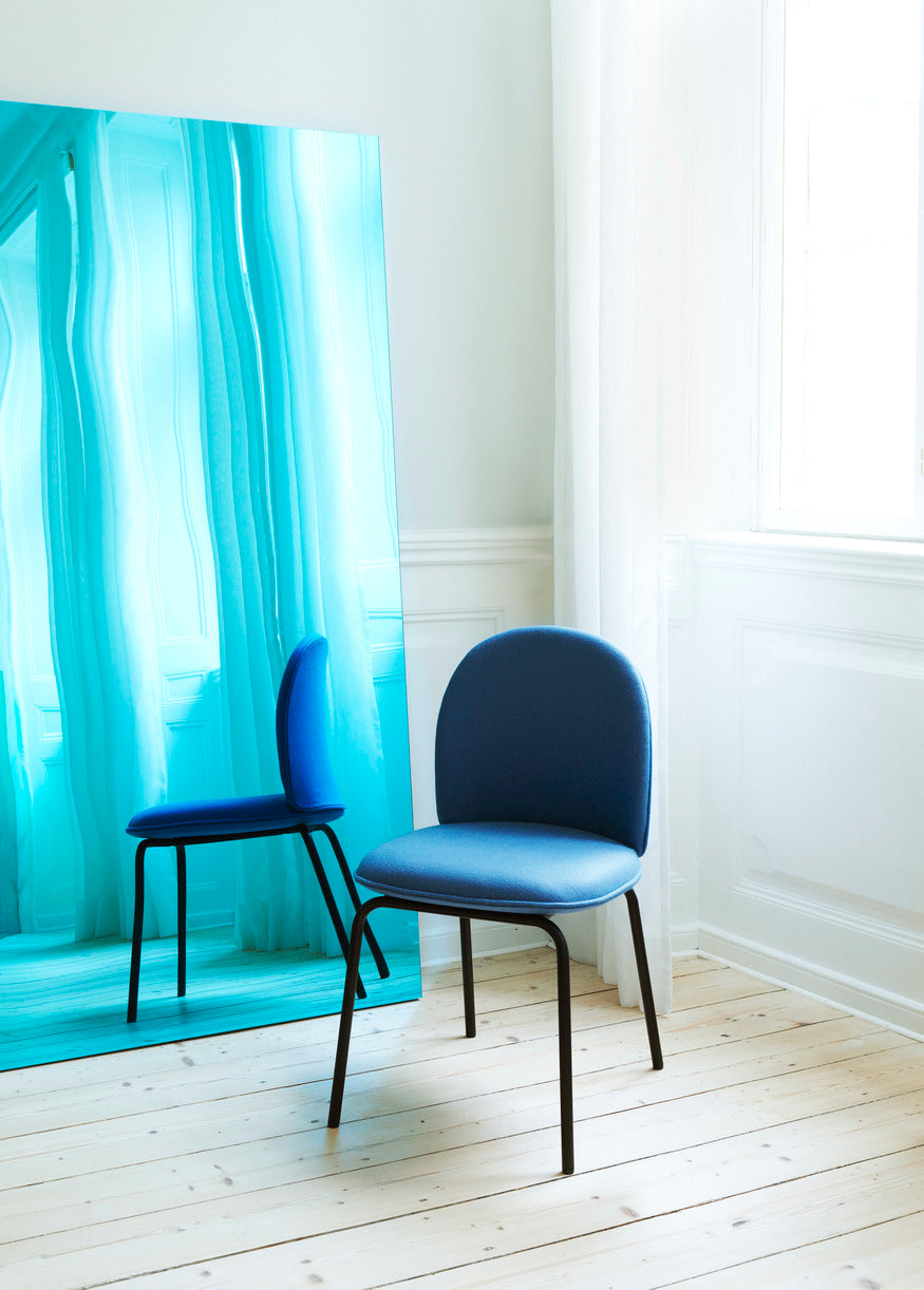 Ace chair black base