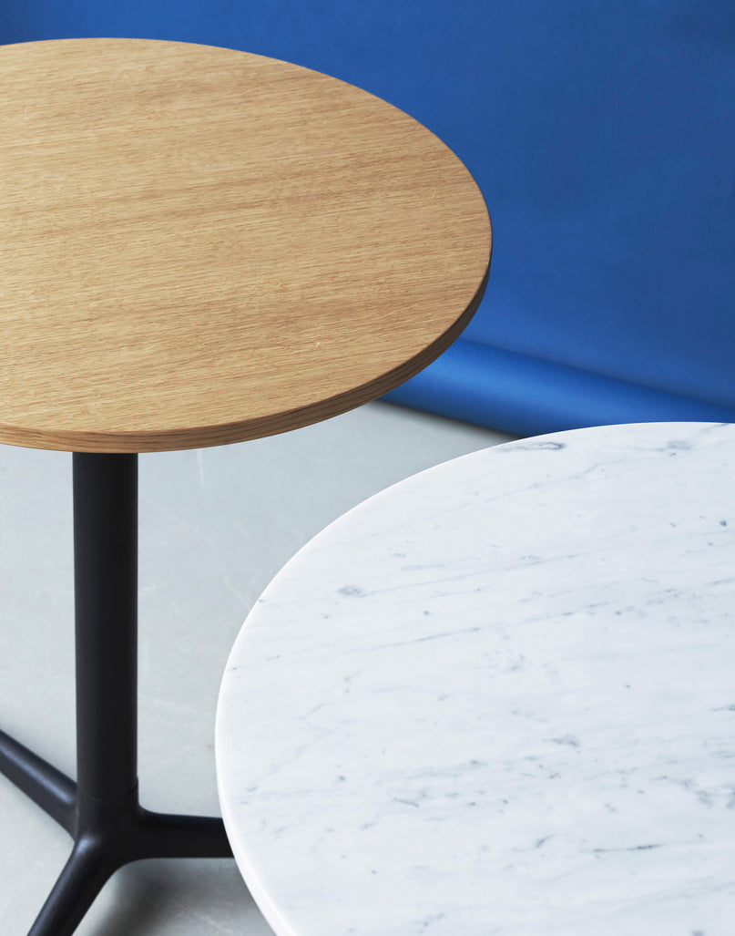 Kavárenský stůl kulatý ALLEZ dřevěná deska s černým podstavcem