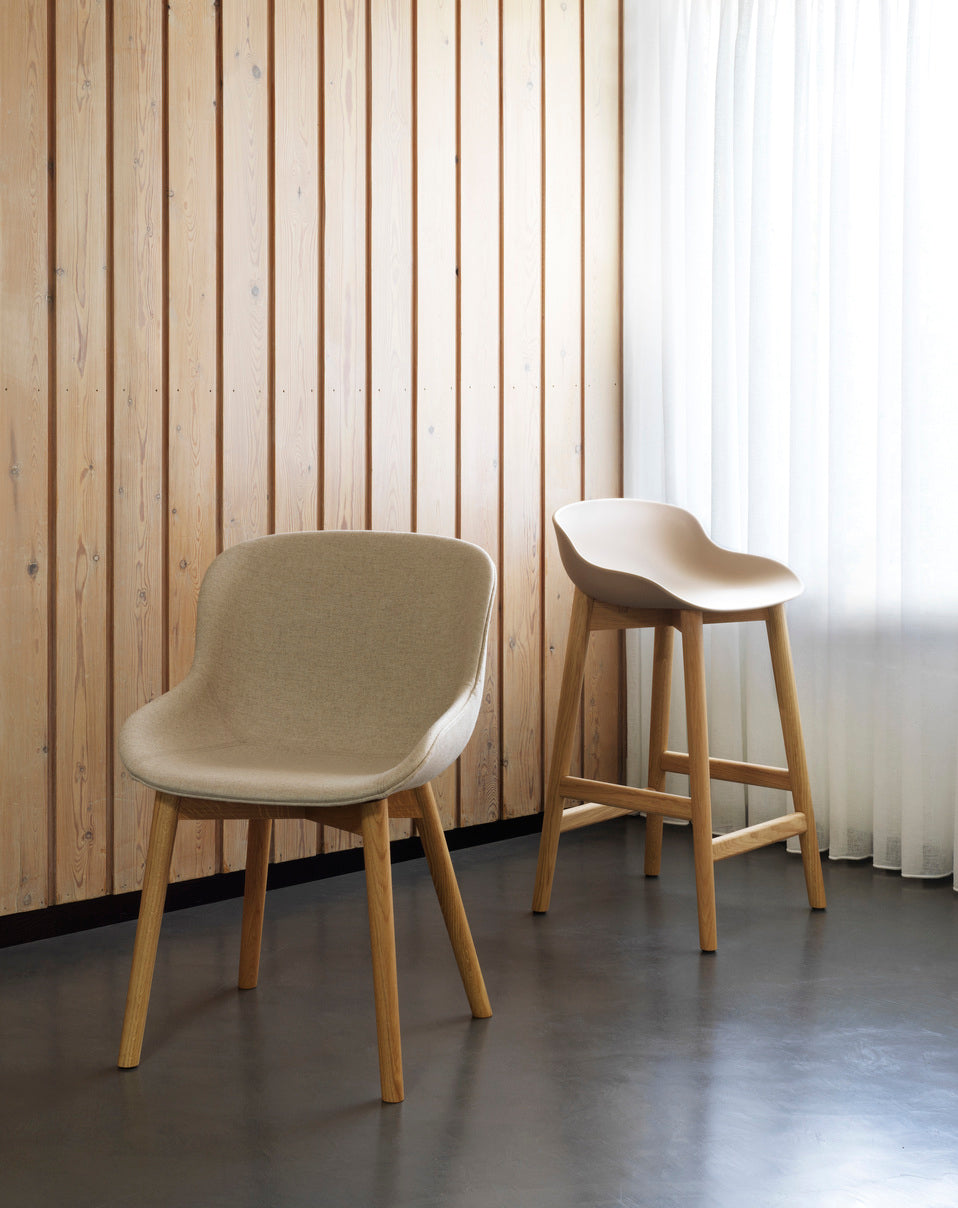 Hyg Upholstered Chair White with a black oak base