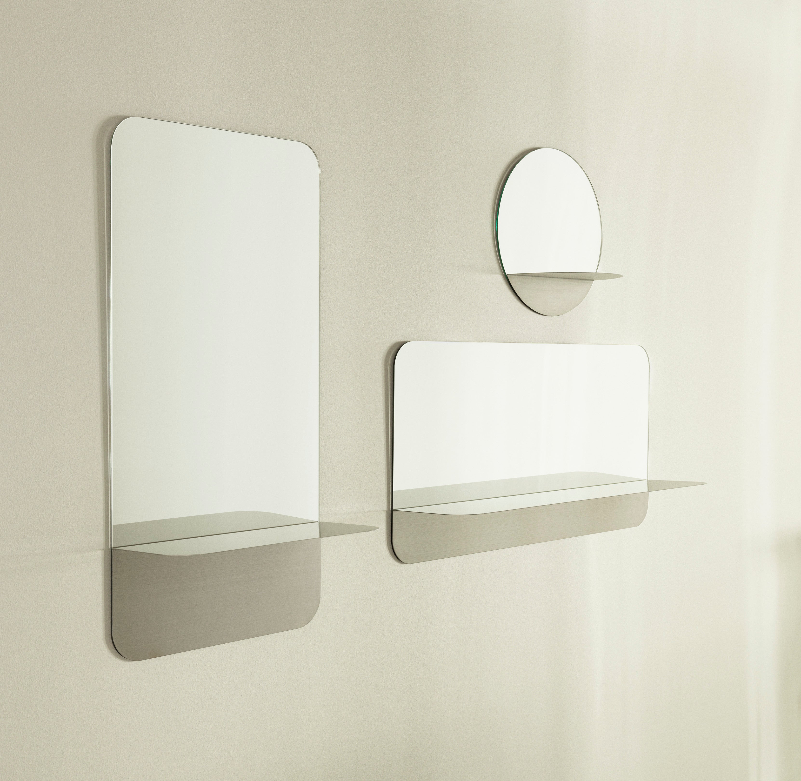 HORIZON VERTICAL Mirror with Shelf Silver
