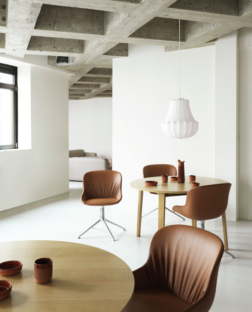 Hyg Comfort 4l Upholstered Office chair with a black base