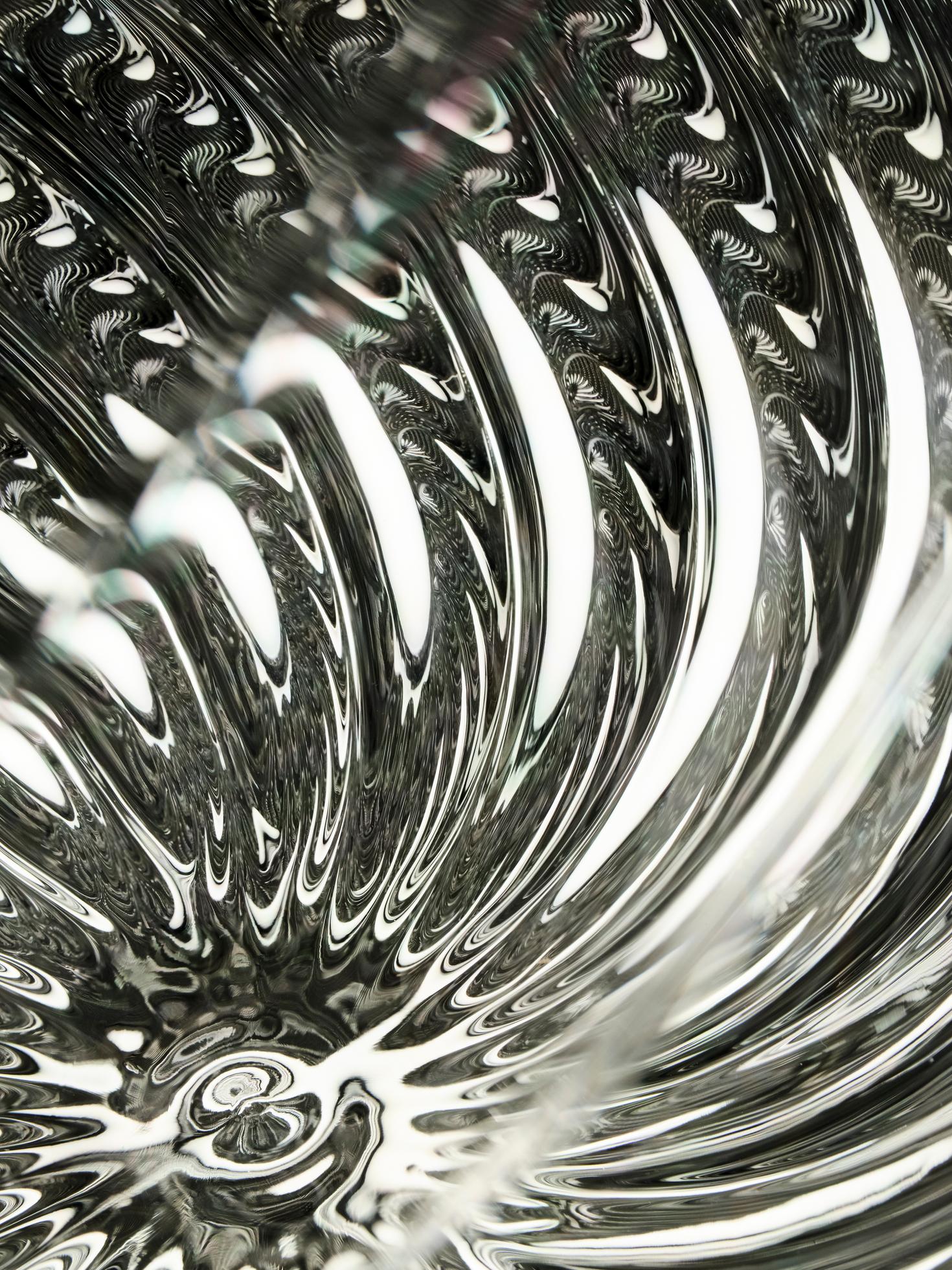 Stříbrná závěsná lampa WHIRL LINEAR