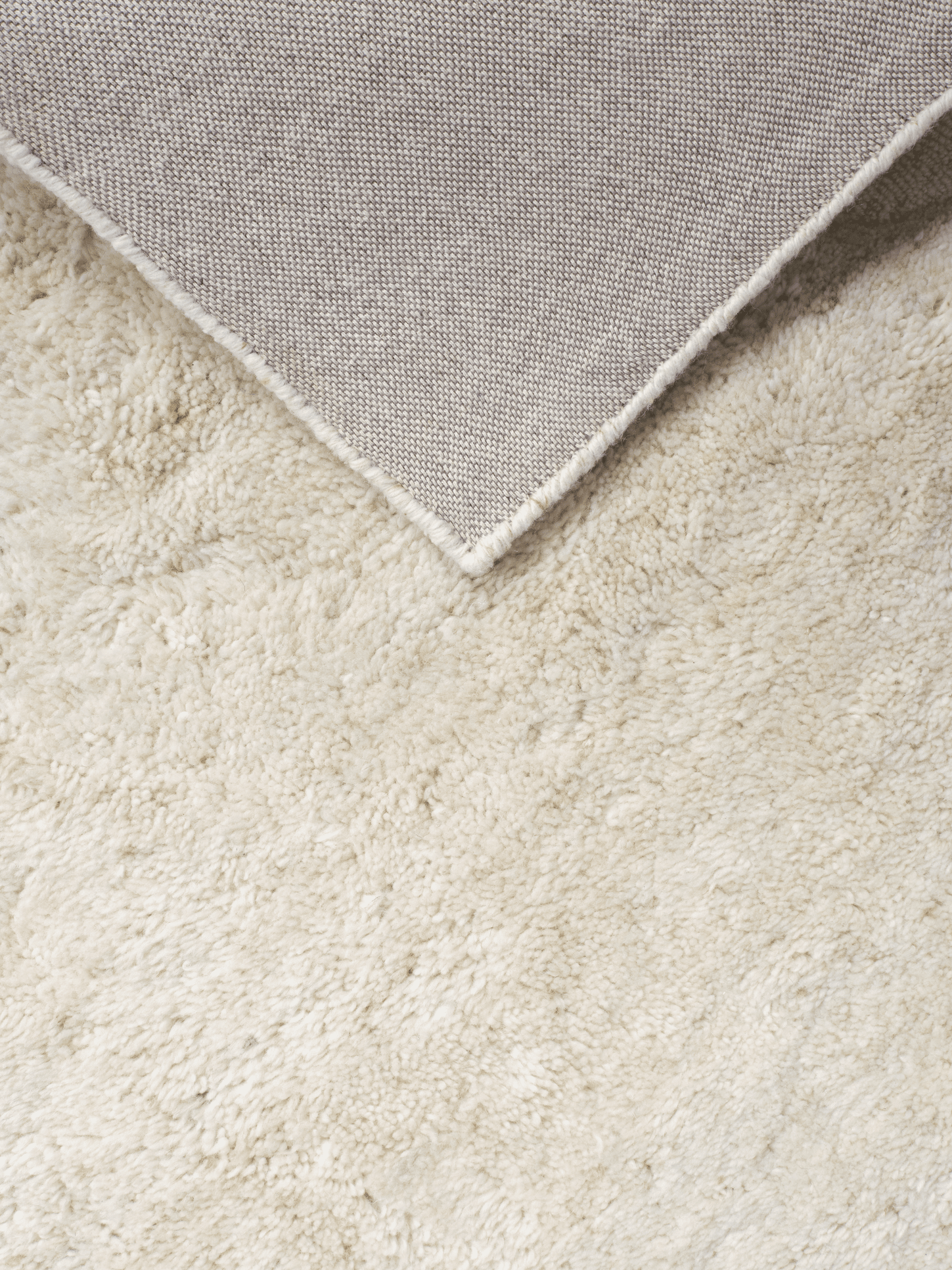 WOBBLE Cream Rug