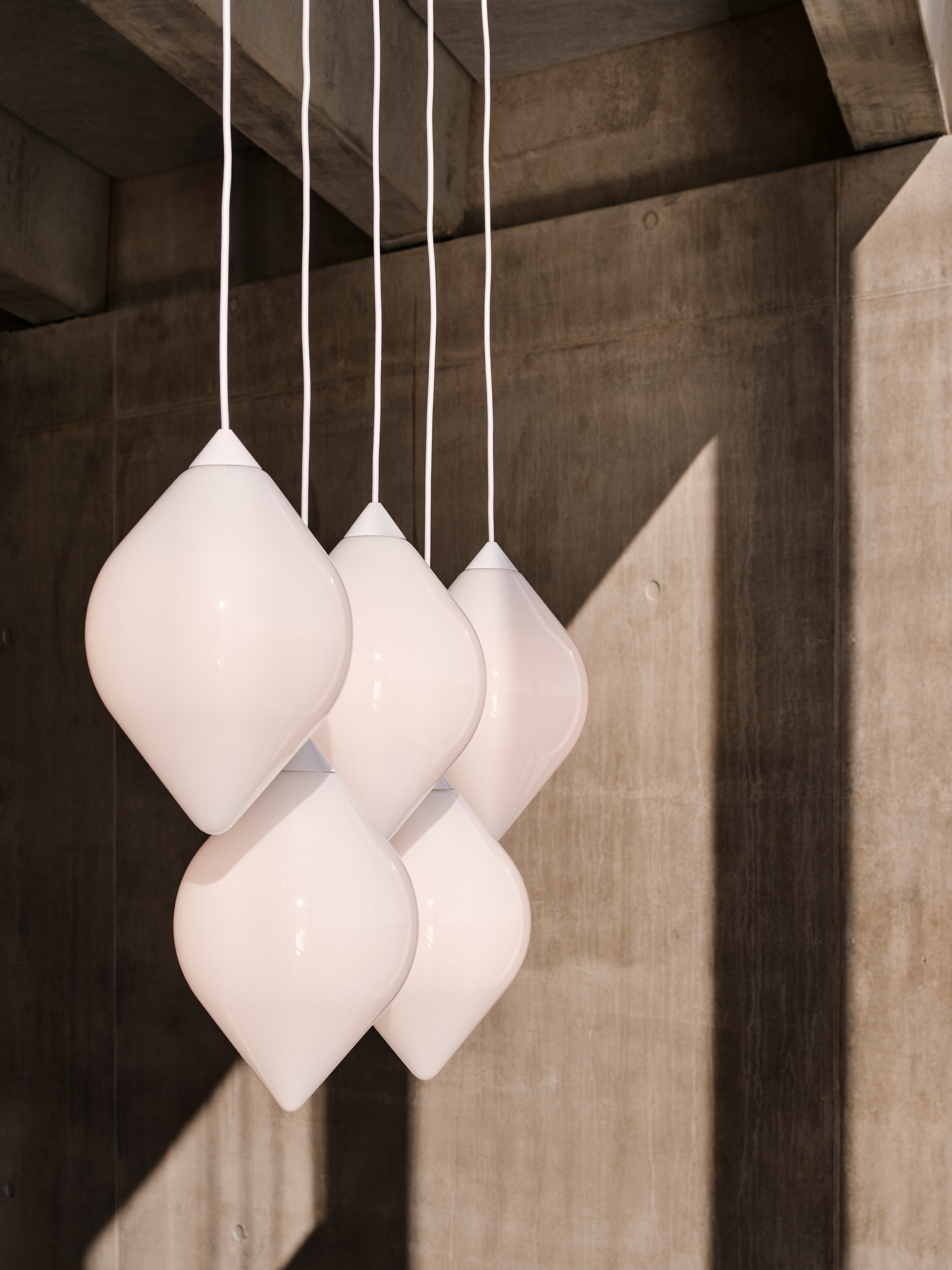 Lampa wisząca FLARE TOP opalowy klosz