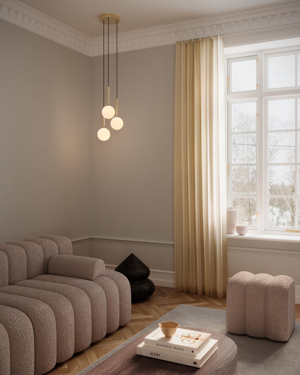 Závěsná lampa MIIRA 3 mosazná s opálovým sklem