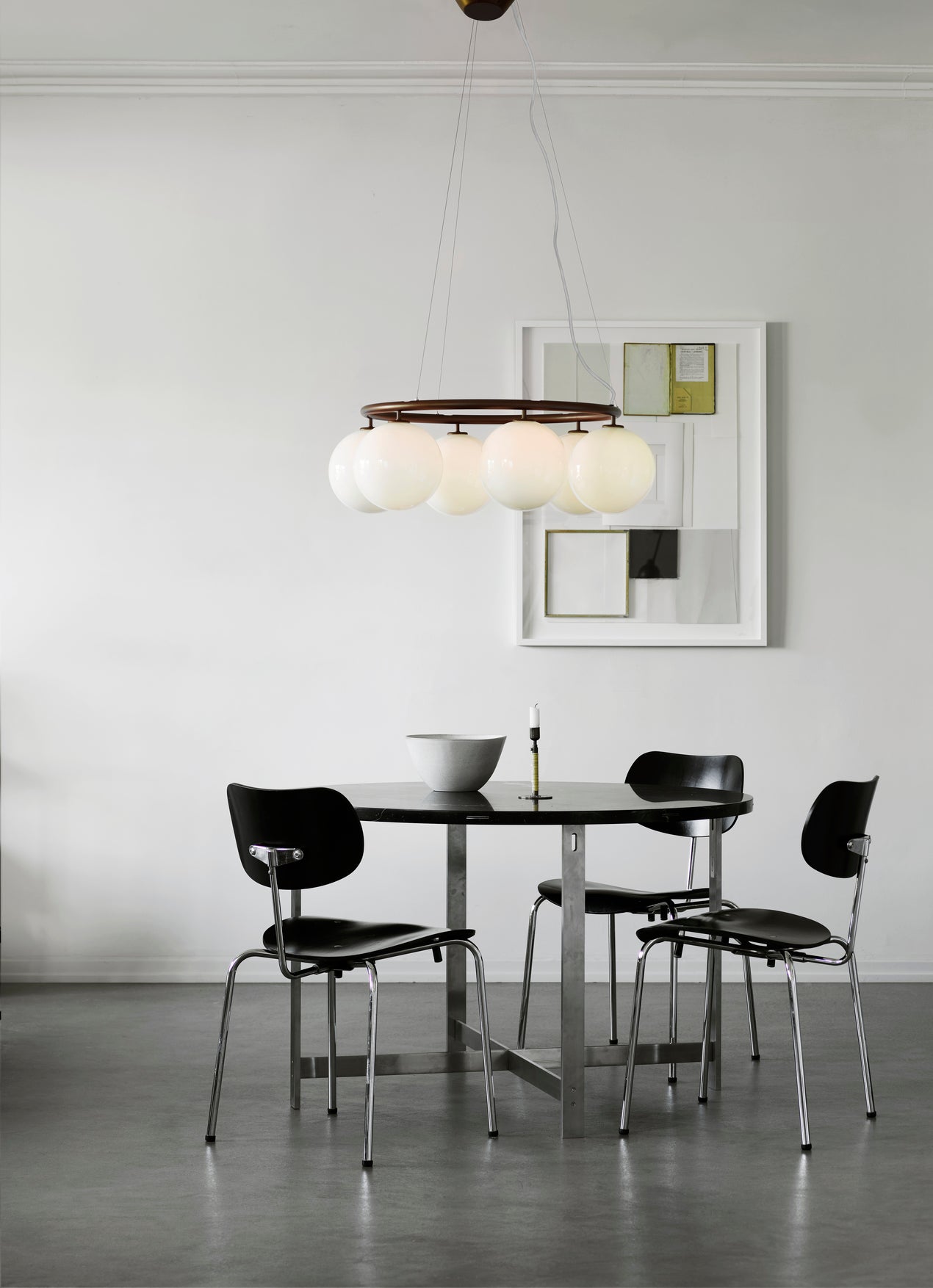 Závěsná lampa MIIRA 6 CIRCULAR tmavě hnědá s opálovým sklem