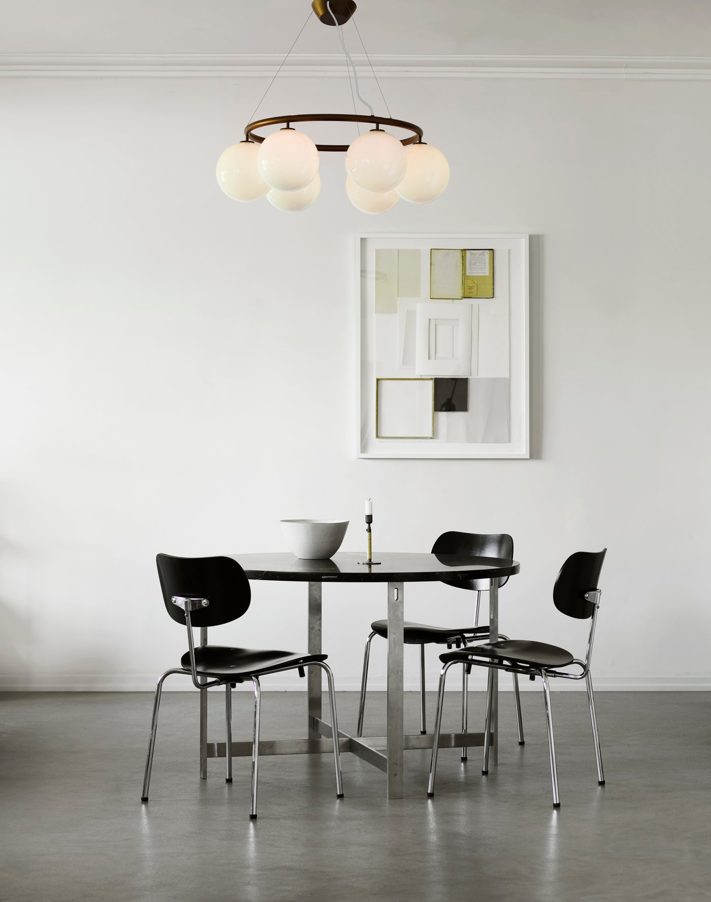 Závěsná lampa MIIRA 6 CIRCULAR tmavě hnědá s opálovým sklem