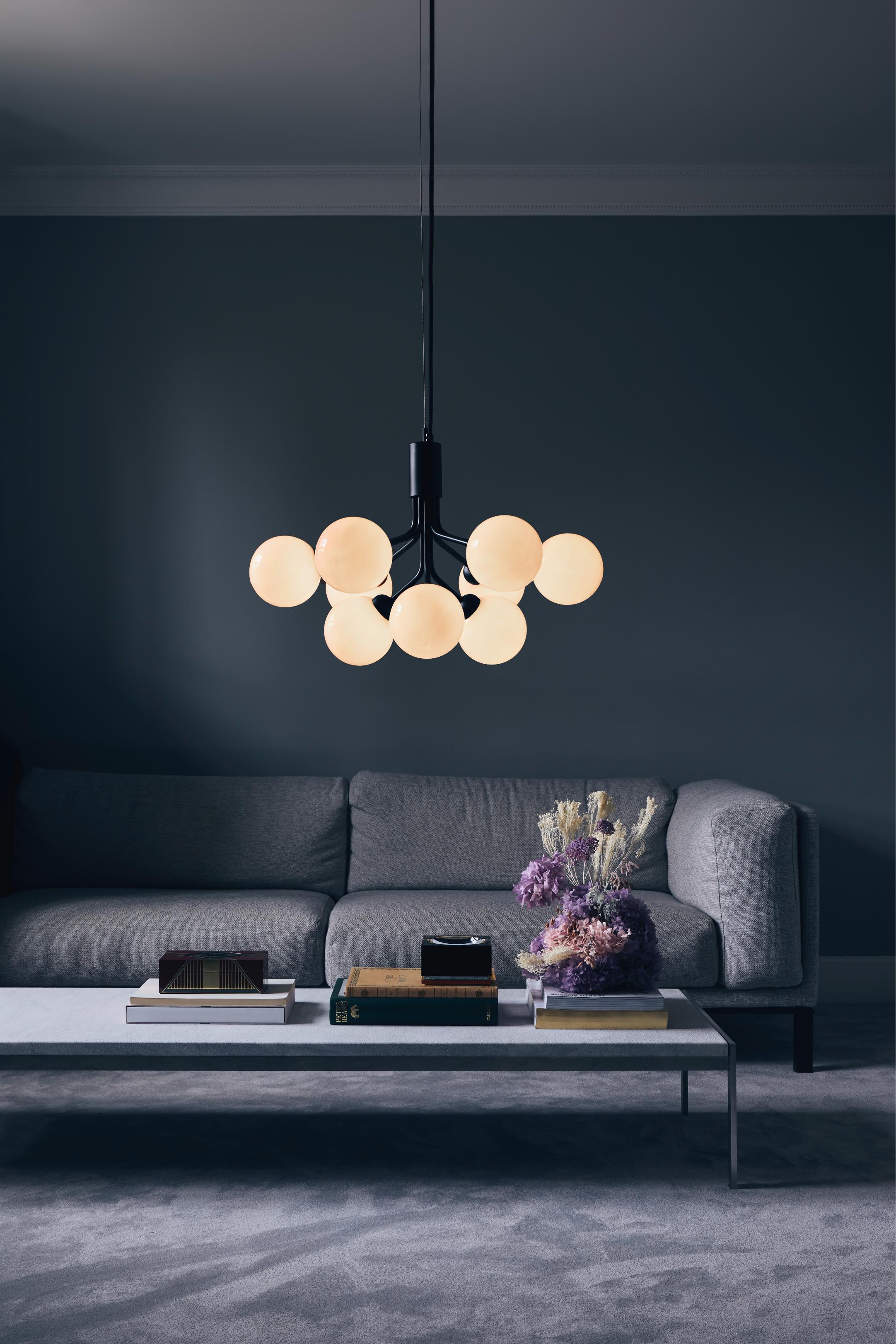 Lampa visící APIALES 9 černá s opálovým sklem