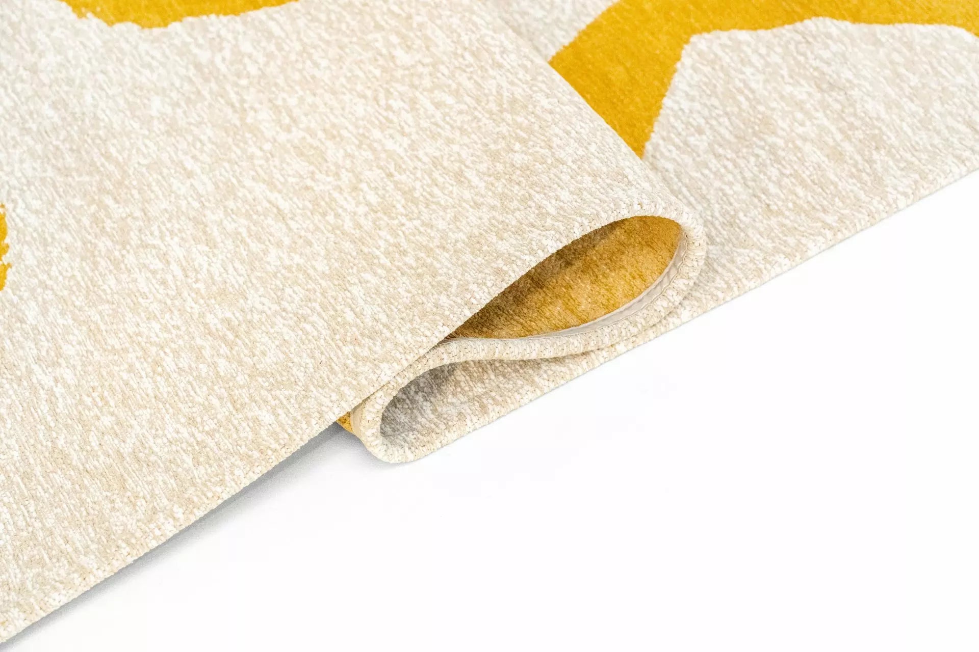 Bílý koberec RIBBON se žlutou barvou
