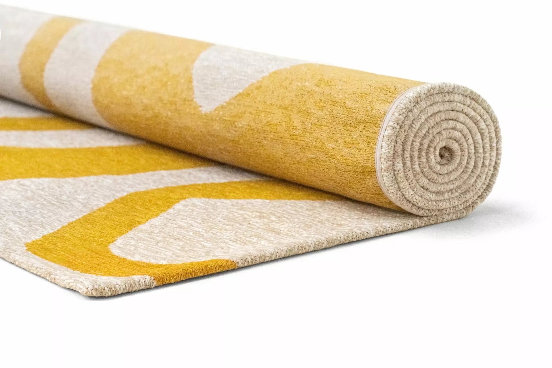 Bílý koberec RIBBON se žlutou barvou