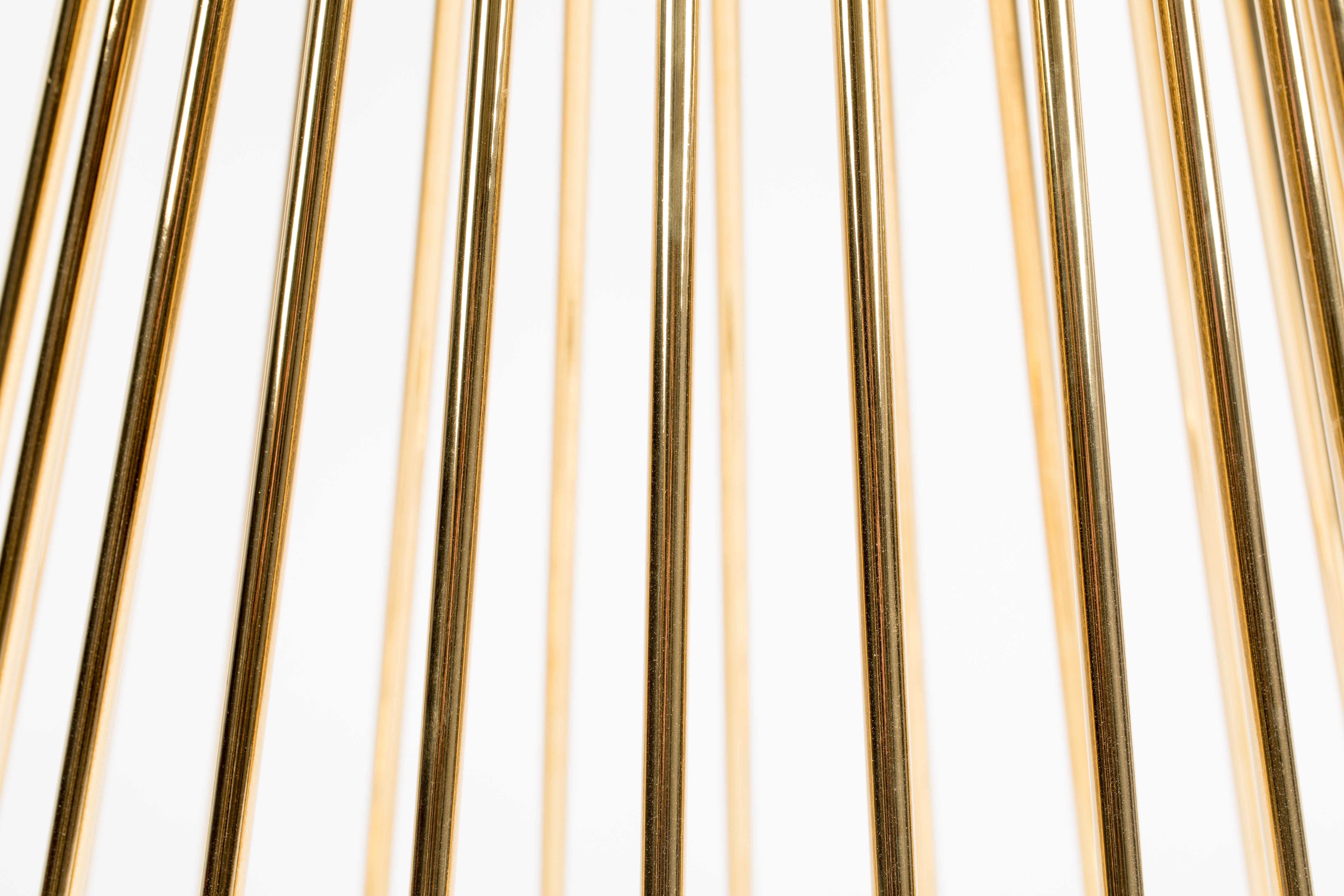 Kulatý stůl FLORIS černé sklo se zlatou základnou