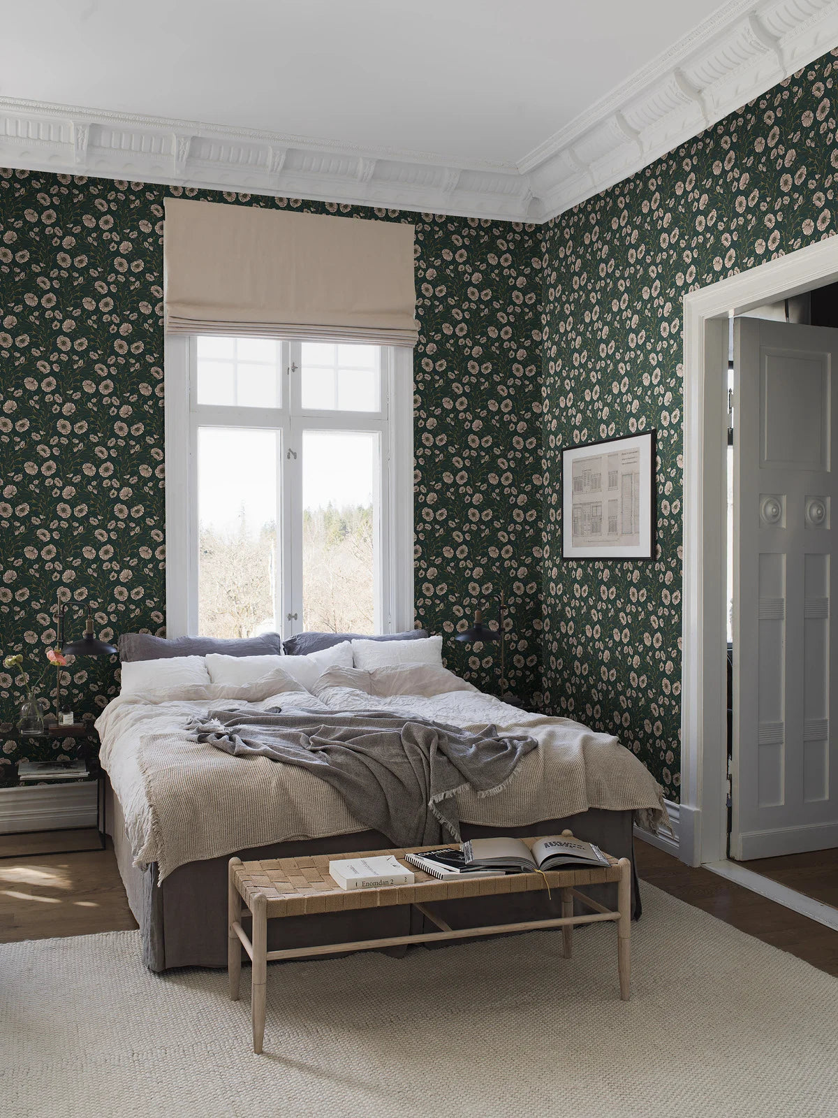 Tapeta s rostlinným motivem květin POPPY FLOW tmavě zelená s béžovou