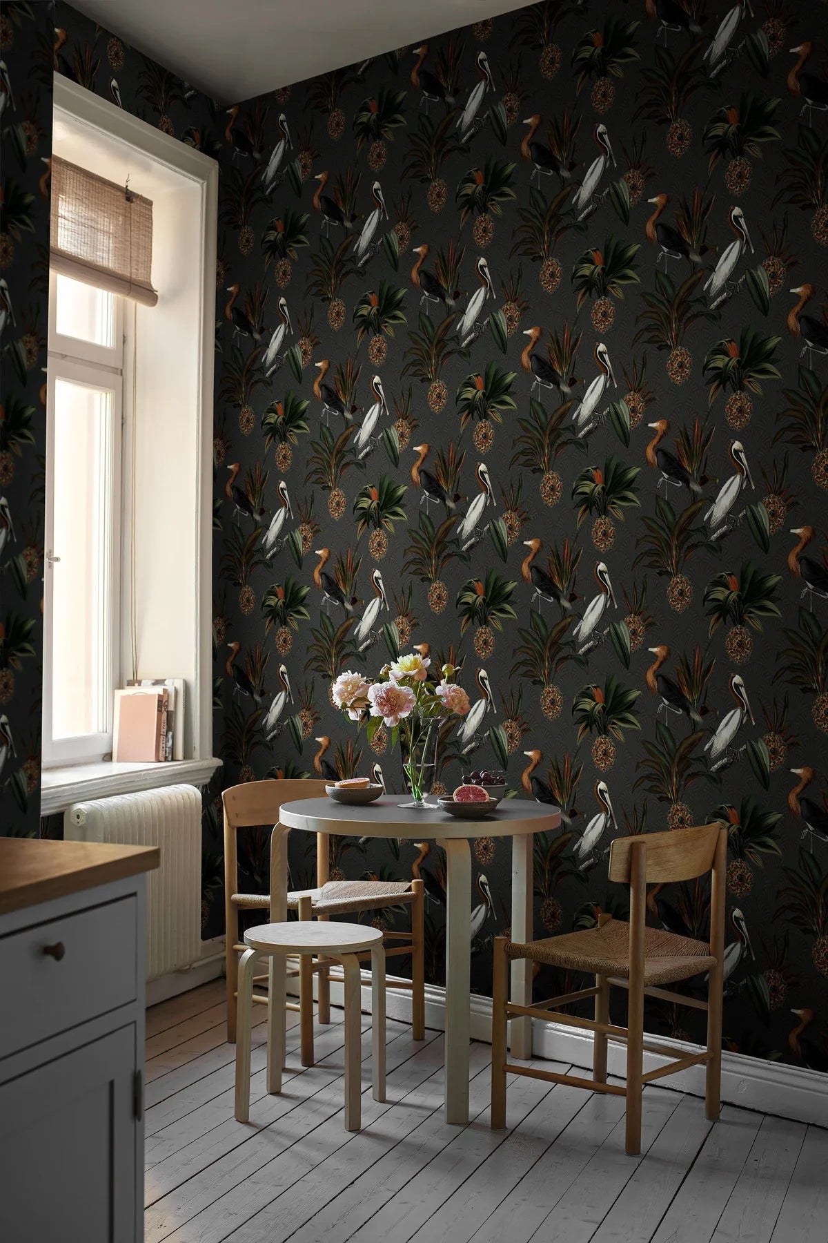 Tapeta s motivem zvířat ptáků SAPPHIRE BIRDS tmavě zelená