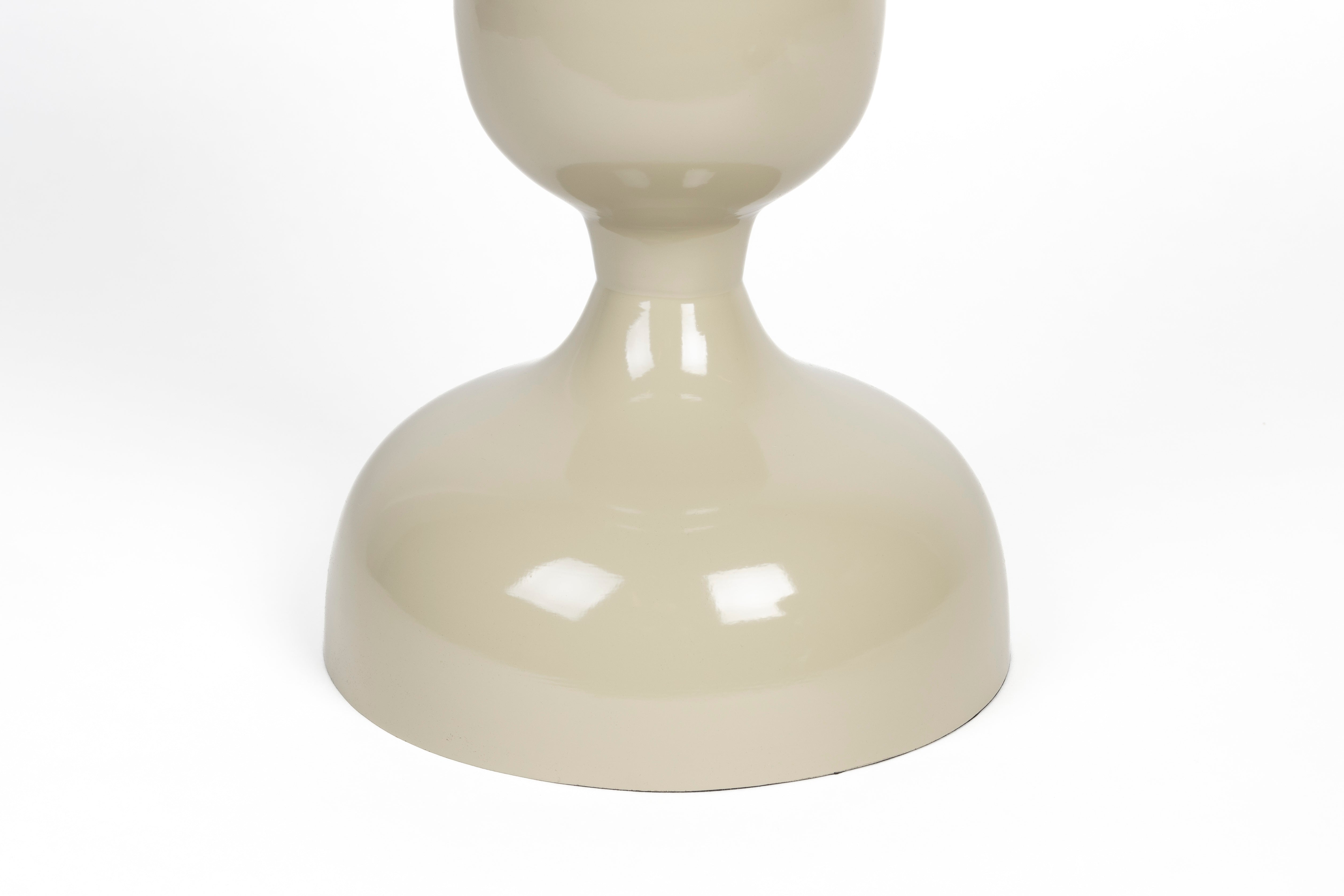 Boční stolek LARS jasně béžový